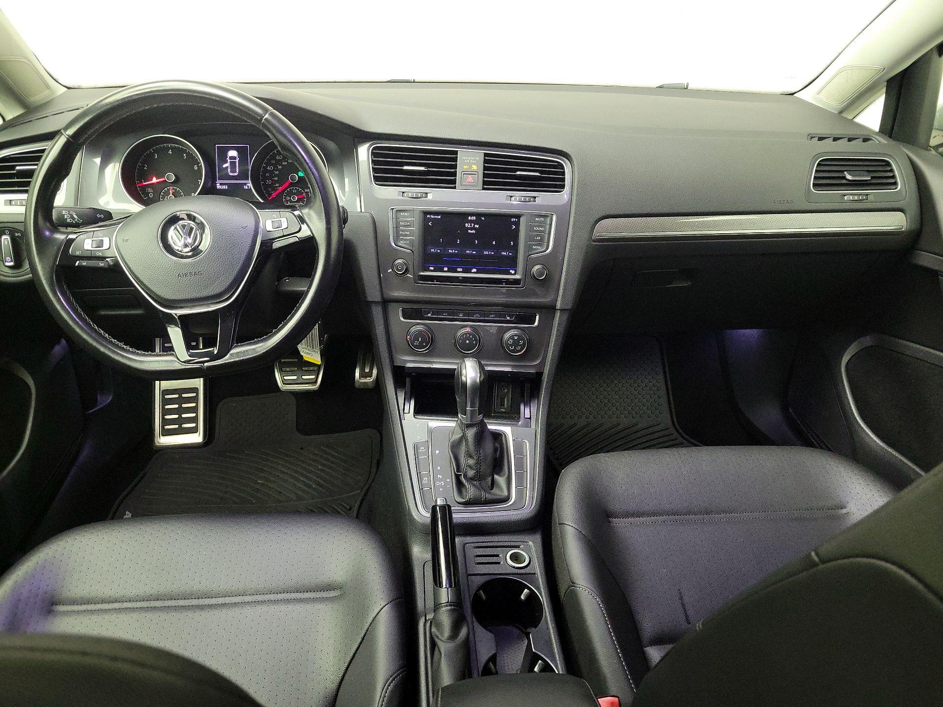 Thumbnail: 2017 Volkswagen Golf - 9