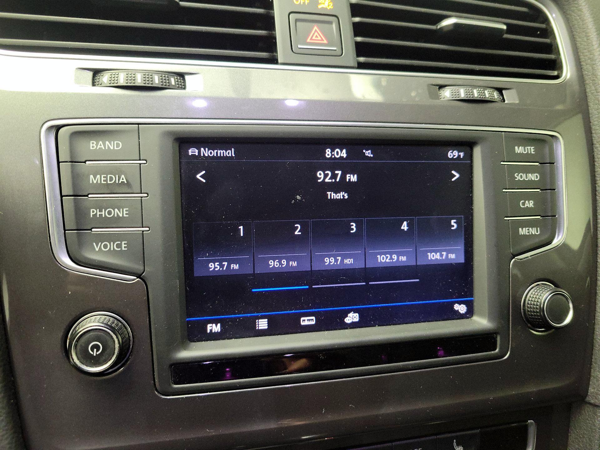 Thumbnail: 2017 Volkswagen Golf - 15