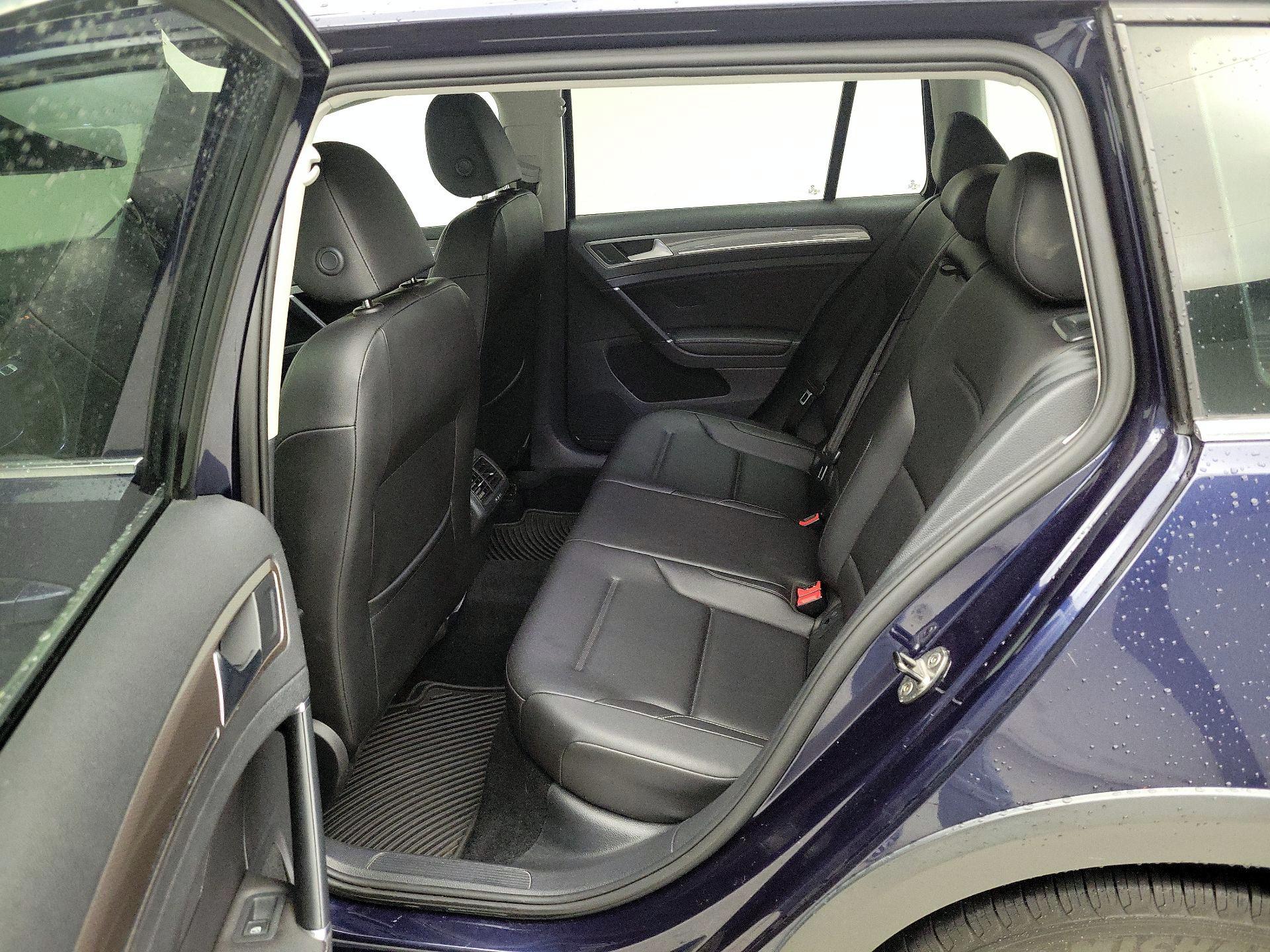 Thumbnail: 2017 Volkswagen Golf - 19