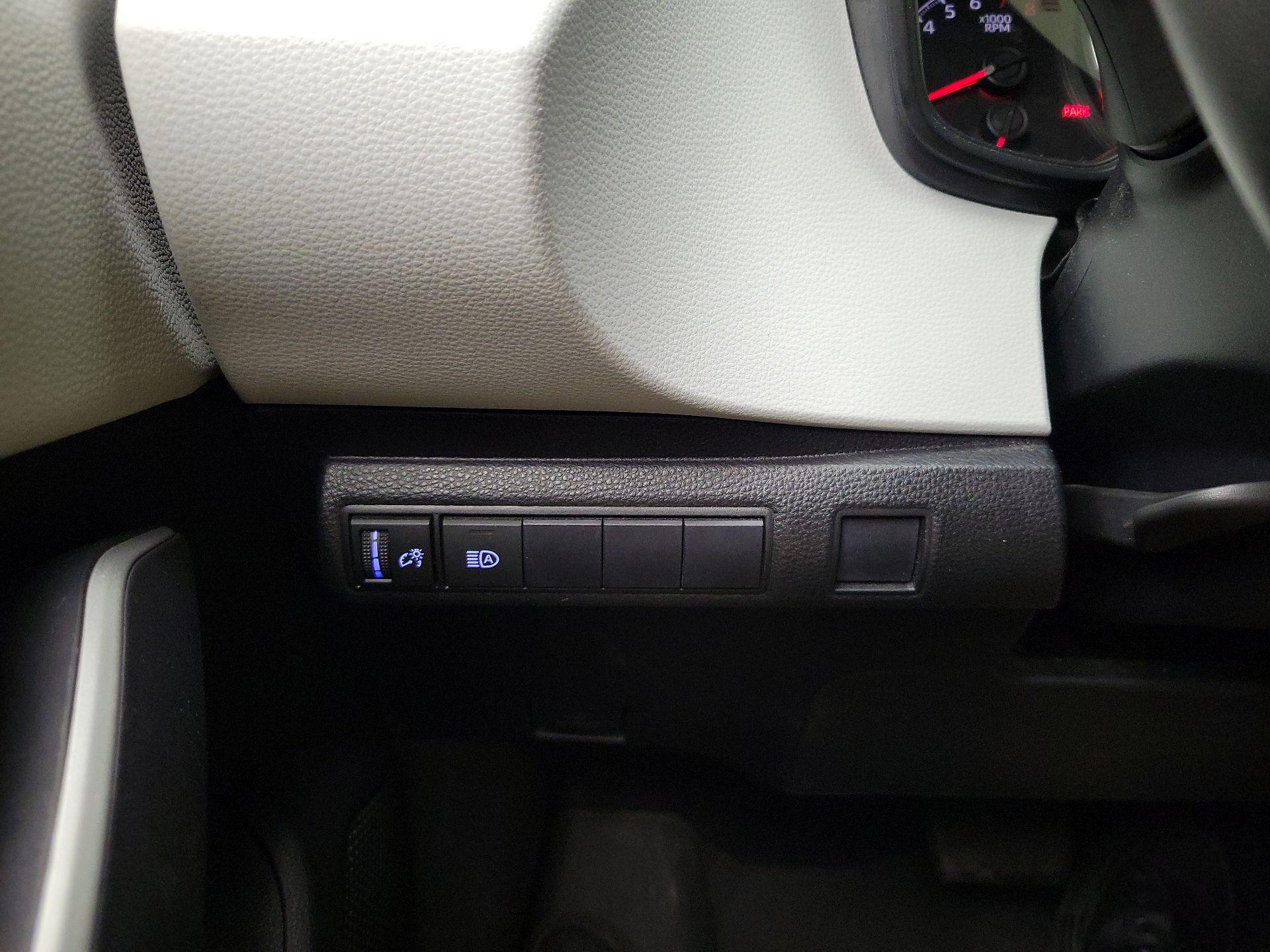 Thumbnail: 2021 Toyota Corolla - 13