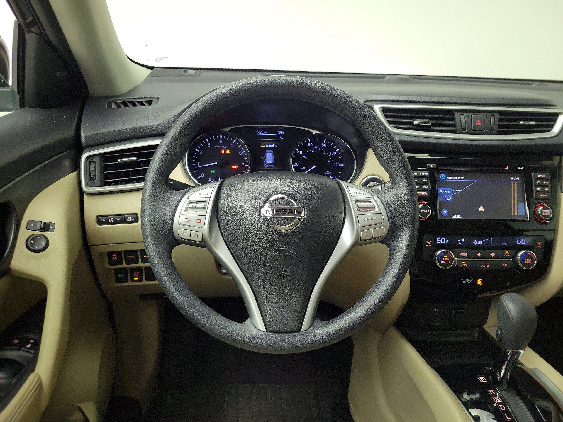 Thumbnail: 2016 Nissan Rogue - 10