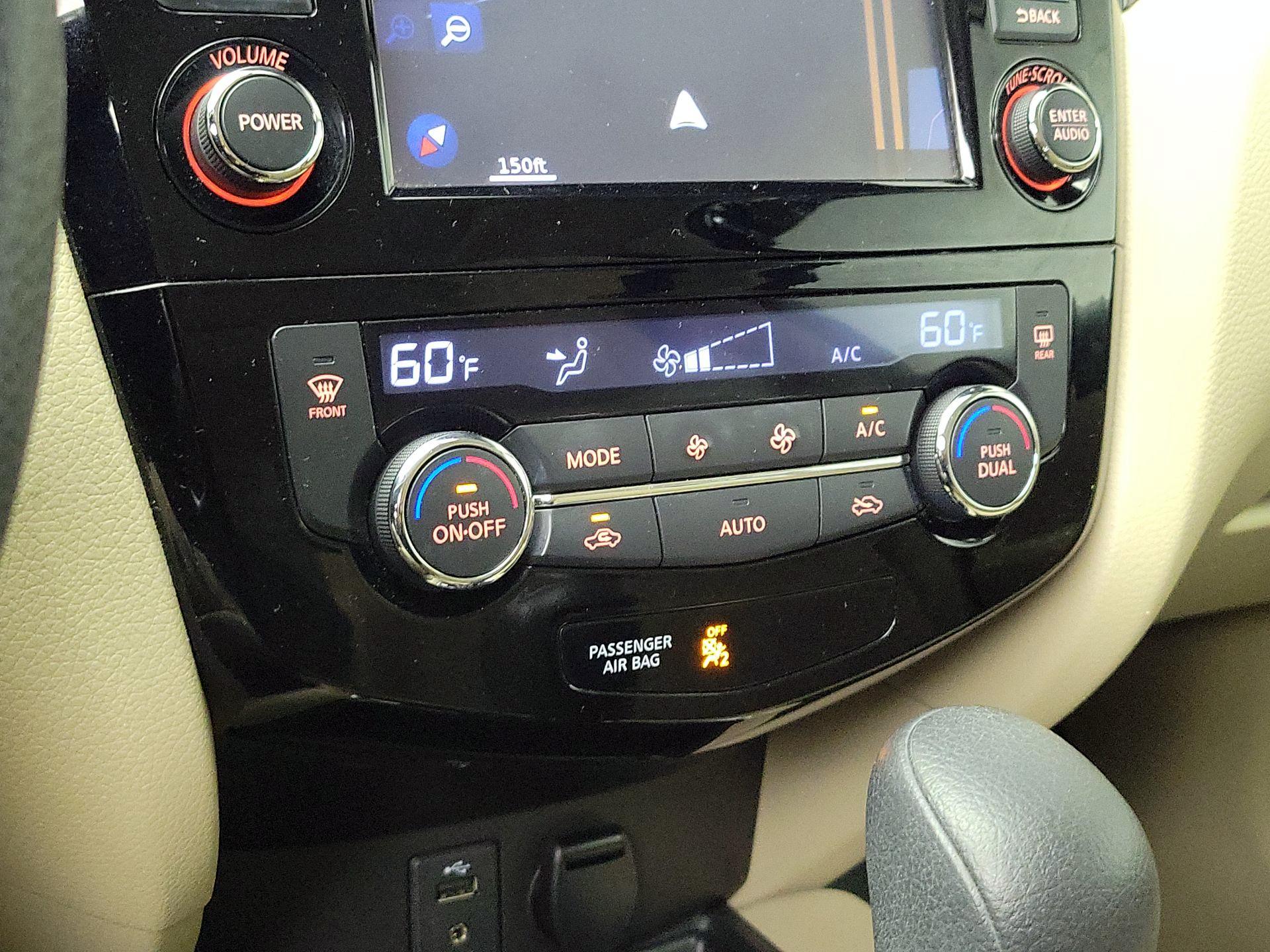 Thumbnail: 2016 Nissan Rogue - 16