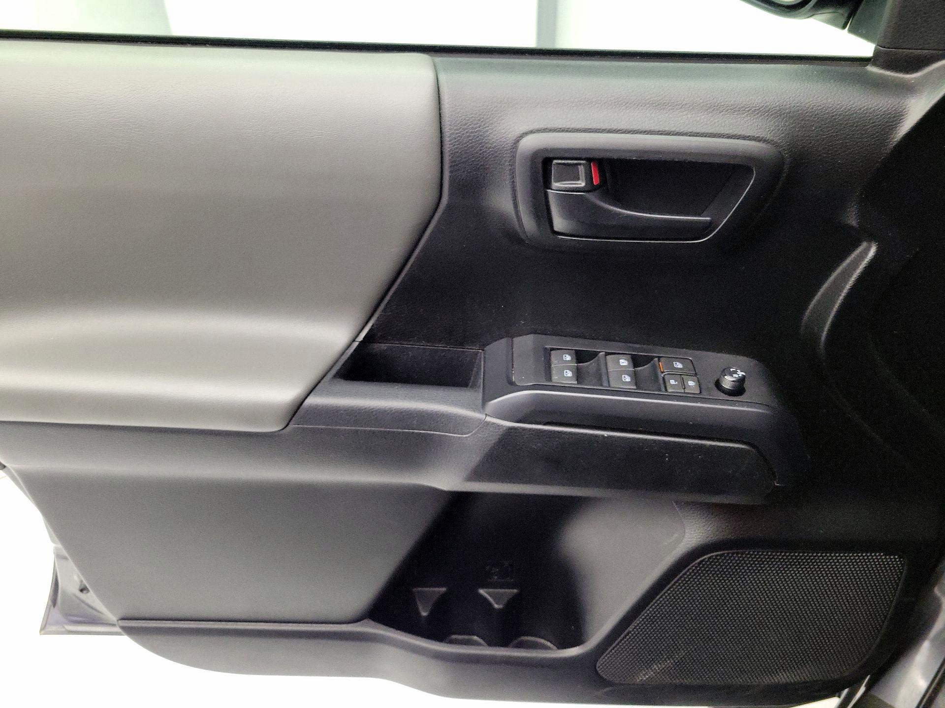 Thumbnail: 2022 Toyota Tacoma - 12