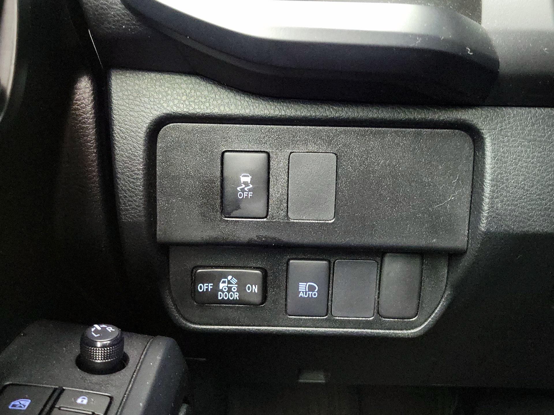 Thumbnail: 2022 Toyota Tacoma - 13