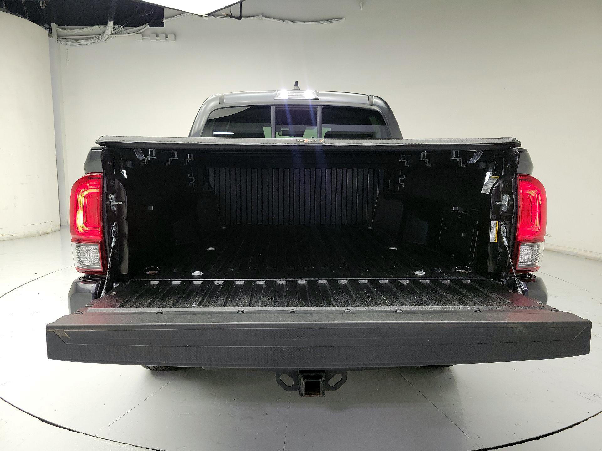 Thumbnail: 2022 Toyota Tacoma - 20