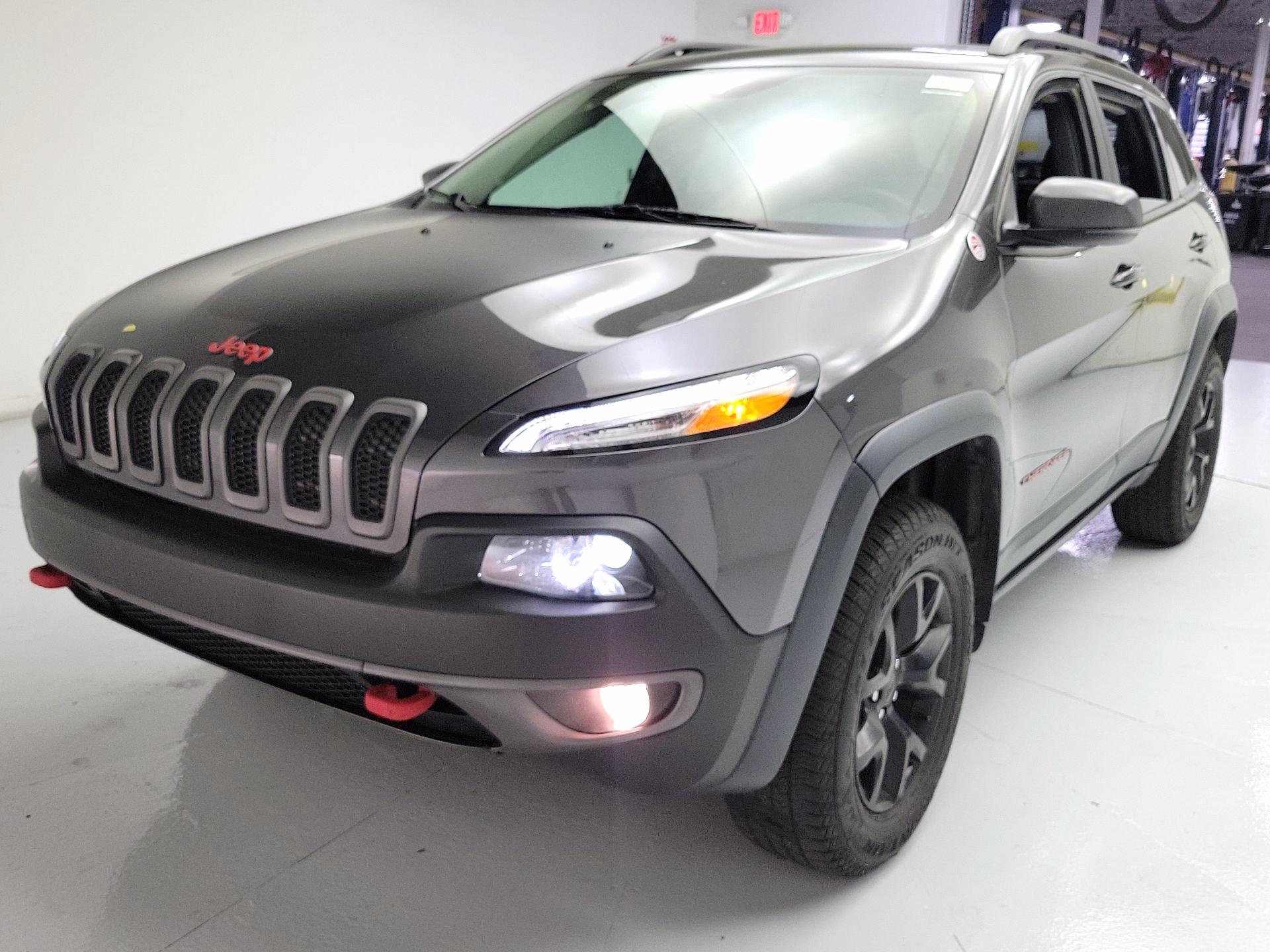 Thumbnail: 2018 Jeep Cherokee - 3