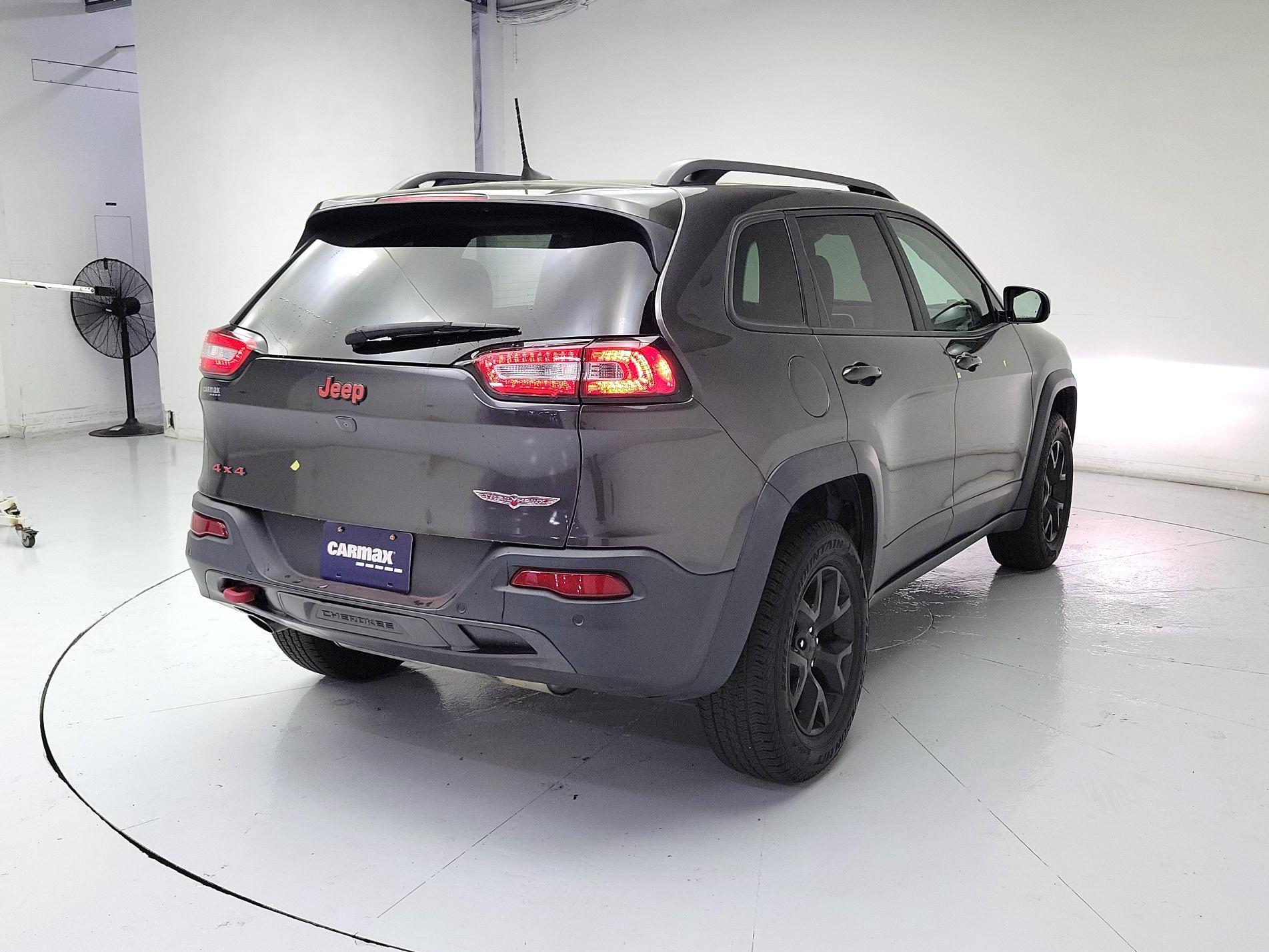 Thumbnail: 2018 Jeep Cherokee - 5