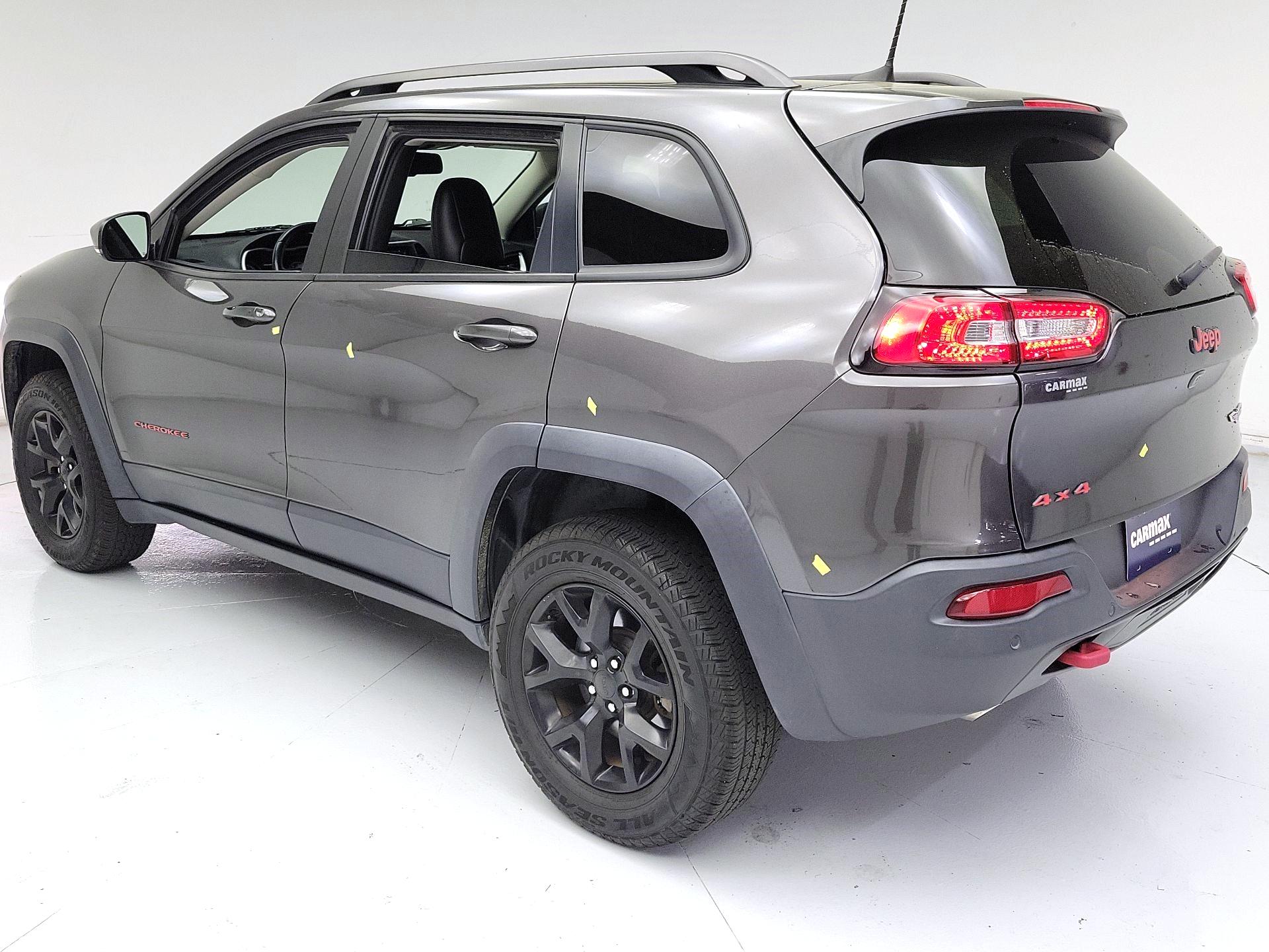 Thumbnail: 2018 Jeep Cherokee - 7