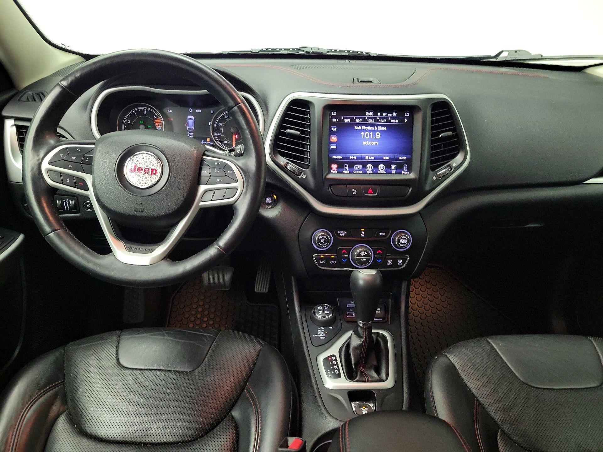 Thumbnail: 2018 Jeep Cherokee - 8