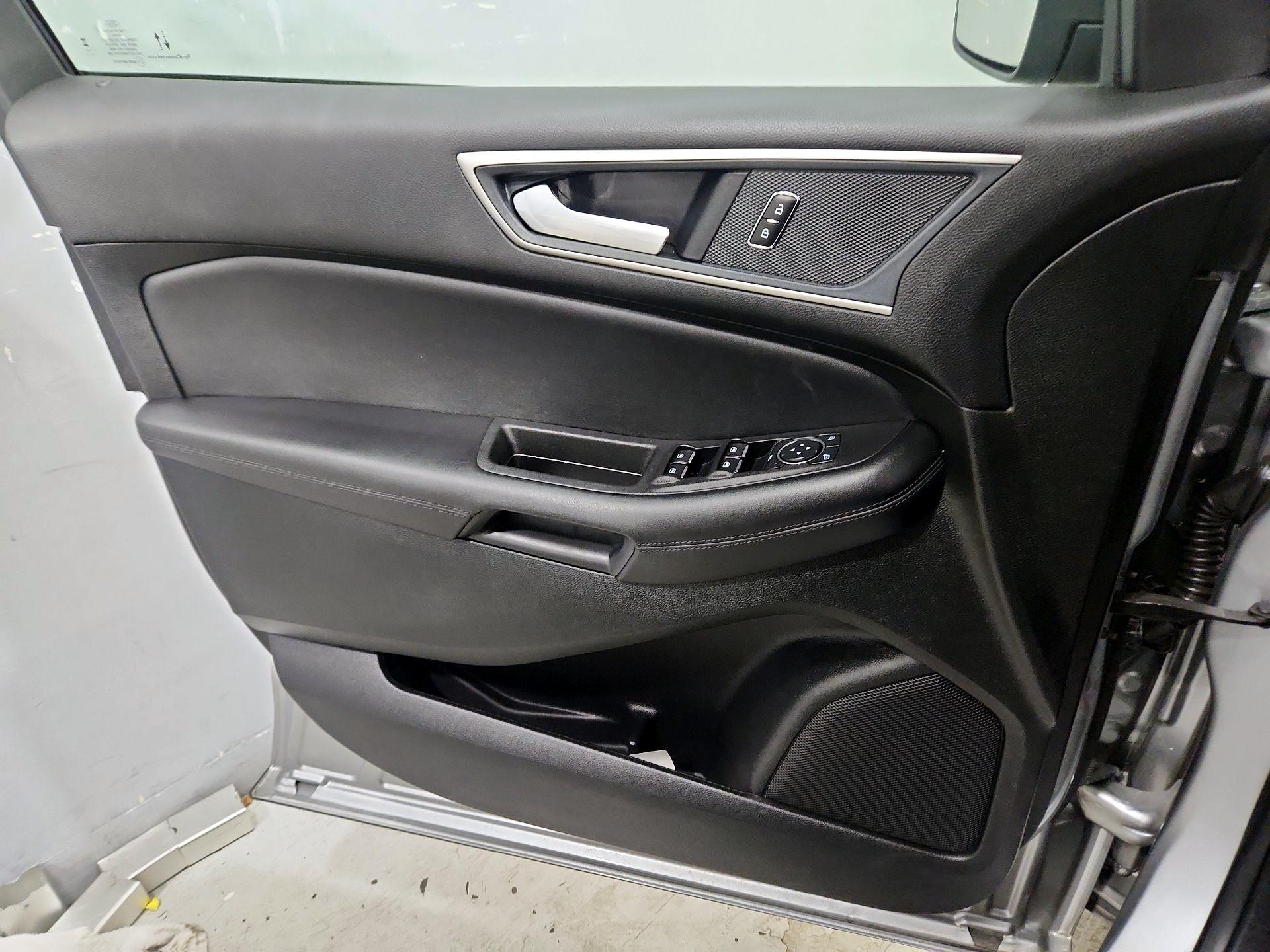 Thumbnail: 2023 Ford Edge - 12