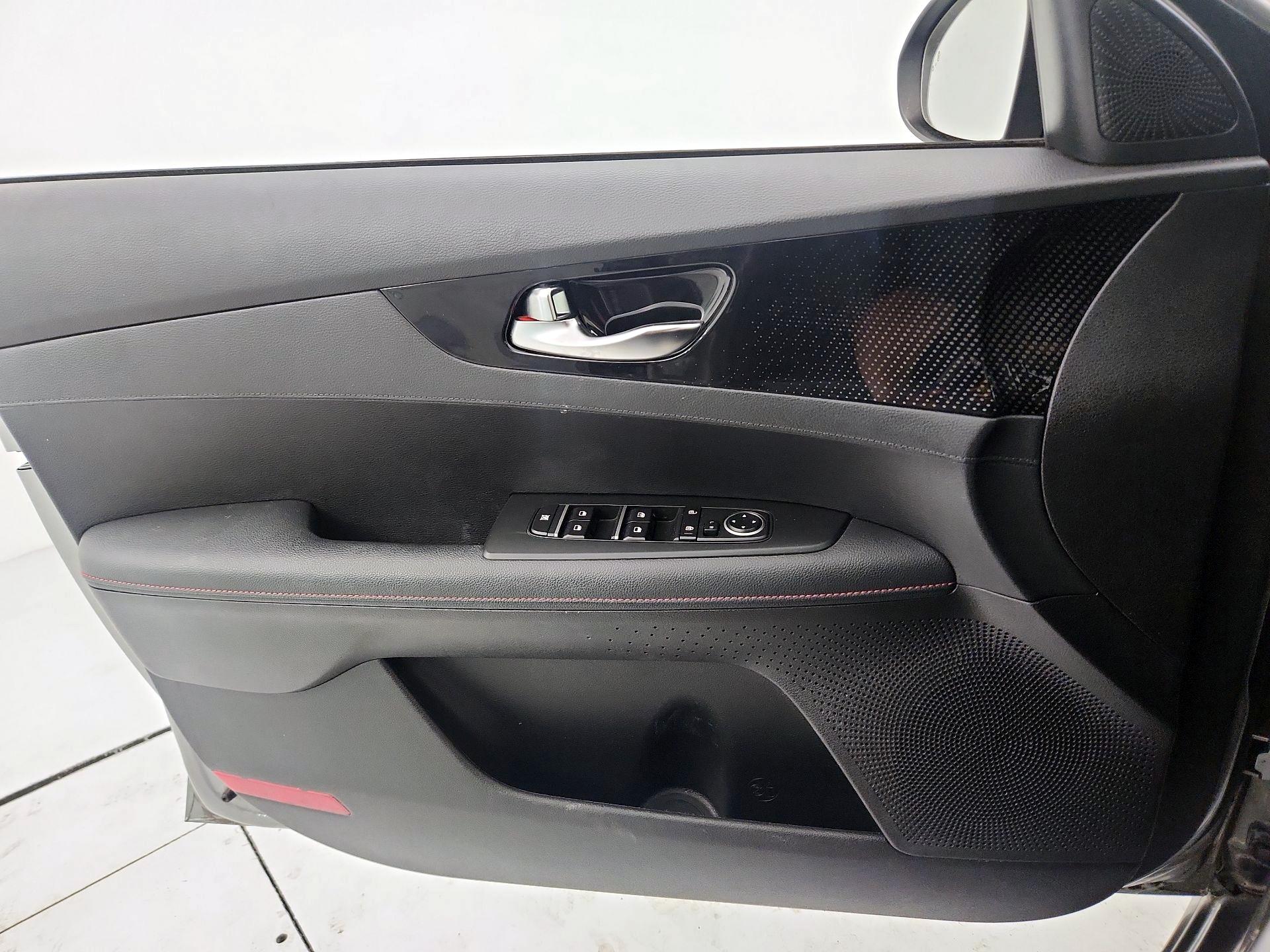 Thumbnail: 2023 Kia Forte - 12