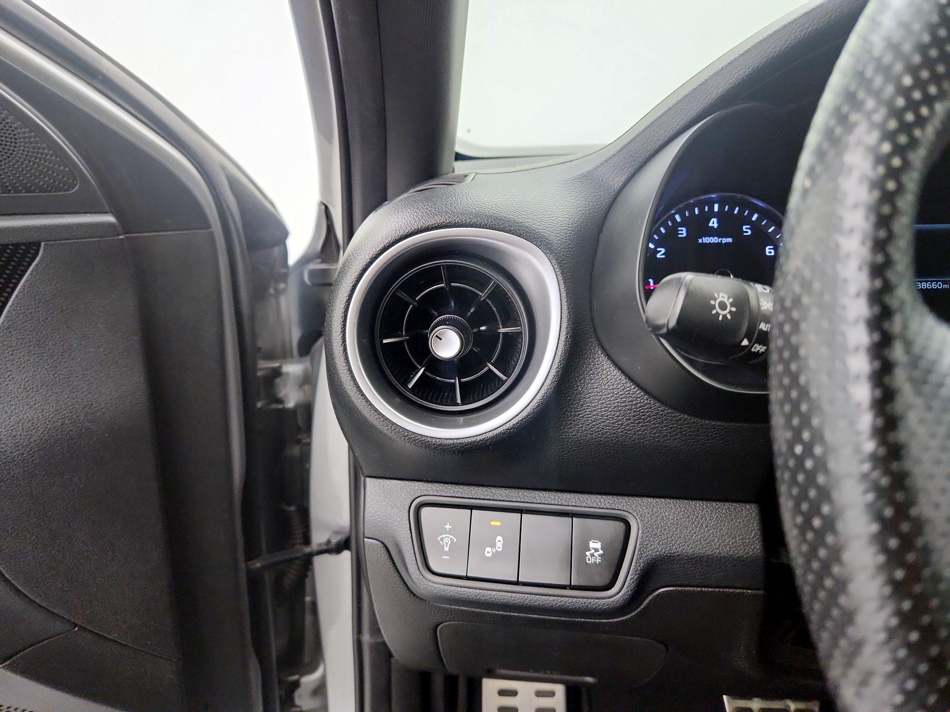 Thumbnail: 2023 Kia Forte - 13