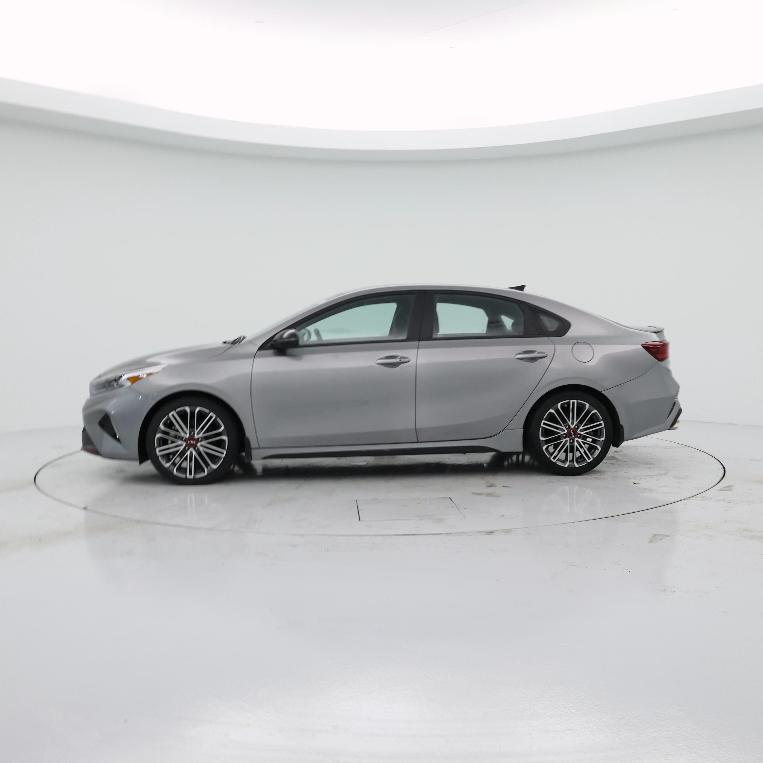 Thumbnail: 2023 Kia Forte - 3