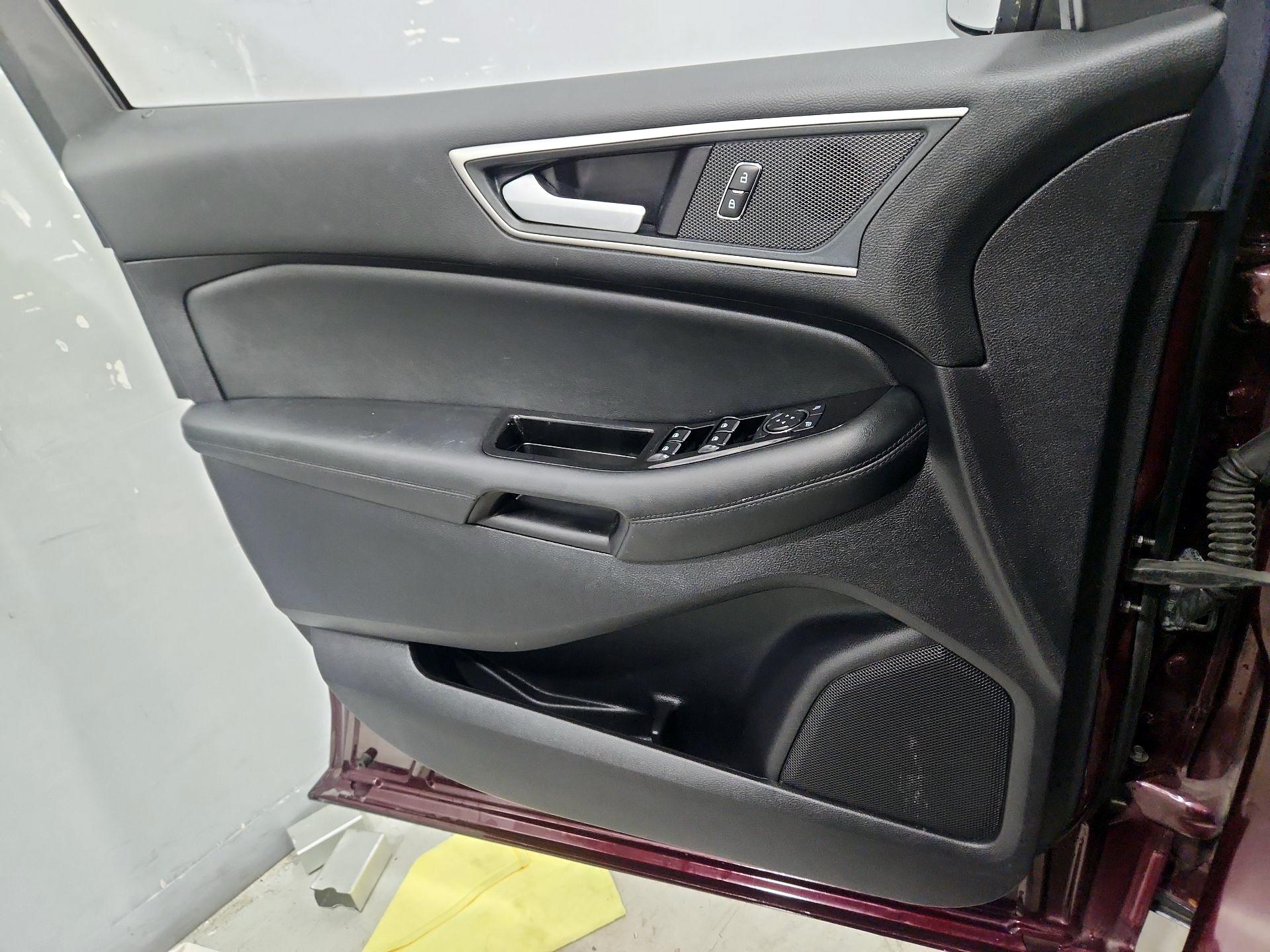 Thumbnail: 2020 Ford Edge - 12