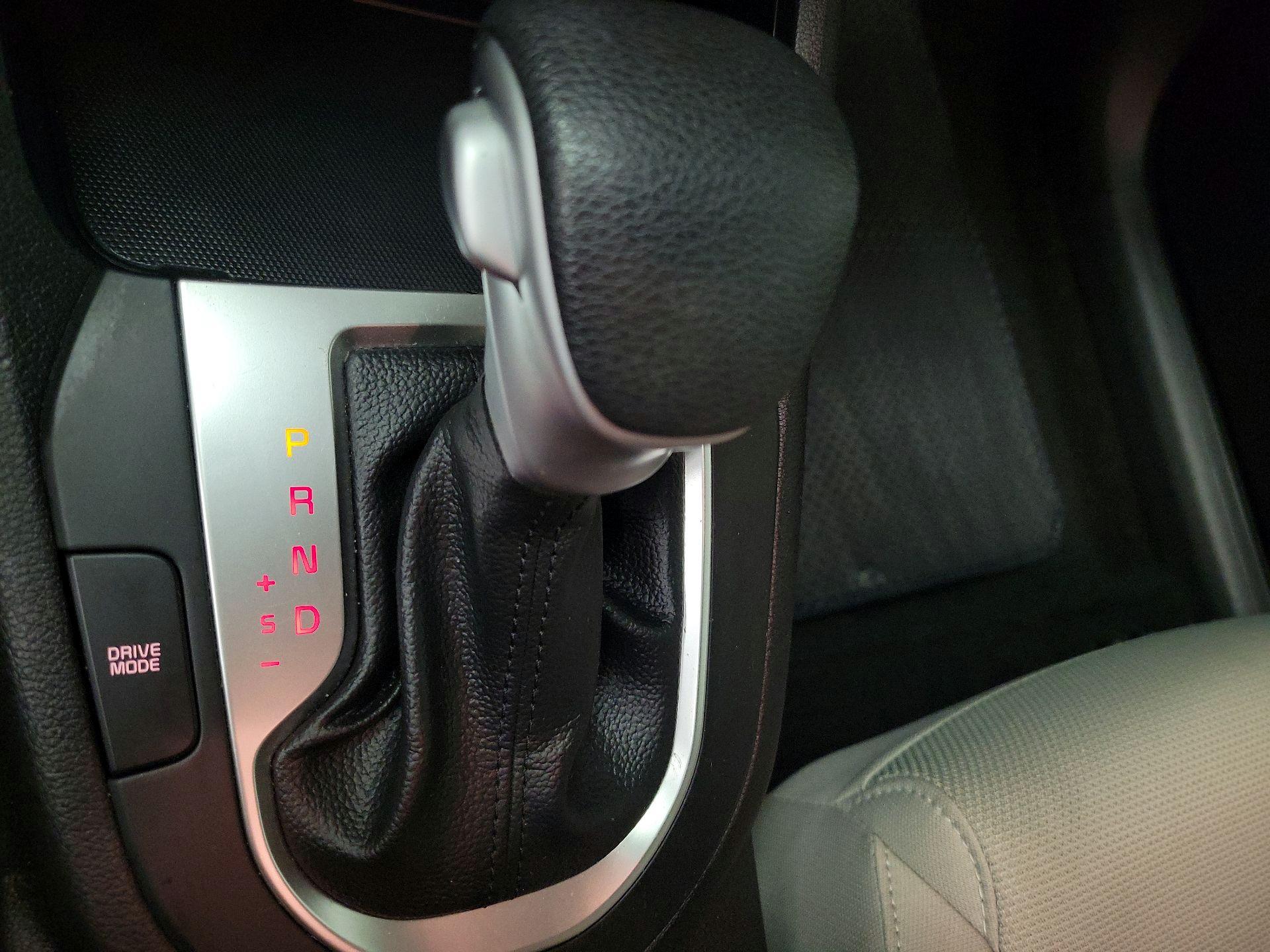 Thumbnail: 2023 Kia Forte - 17