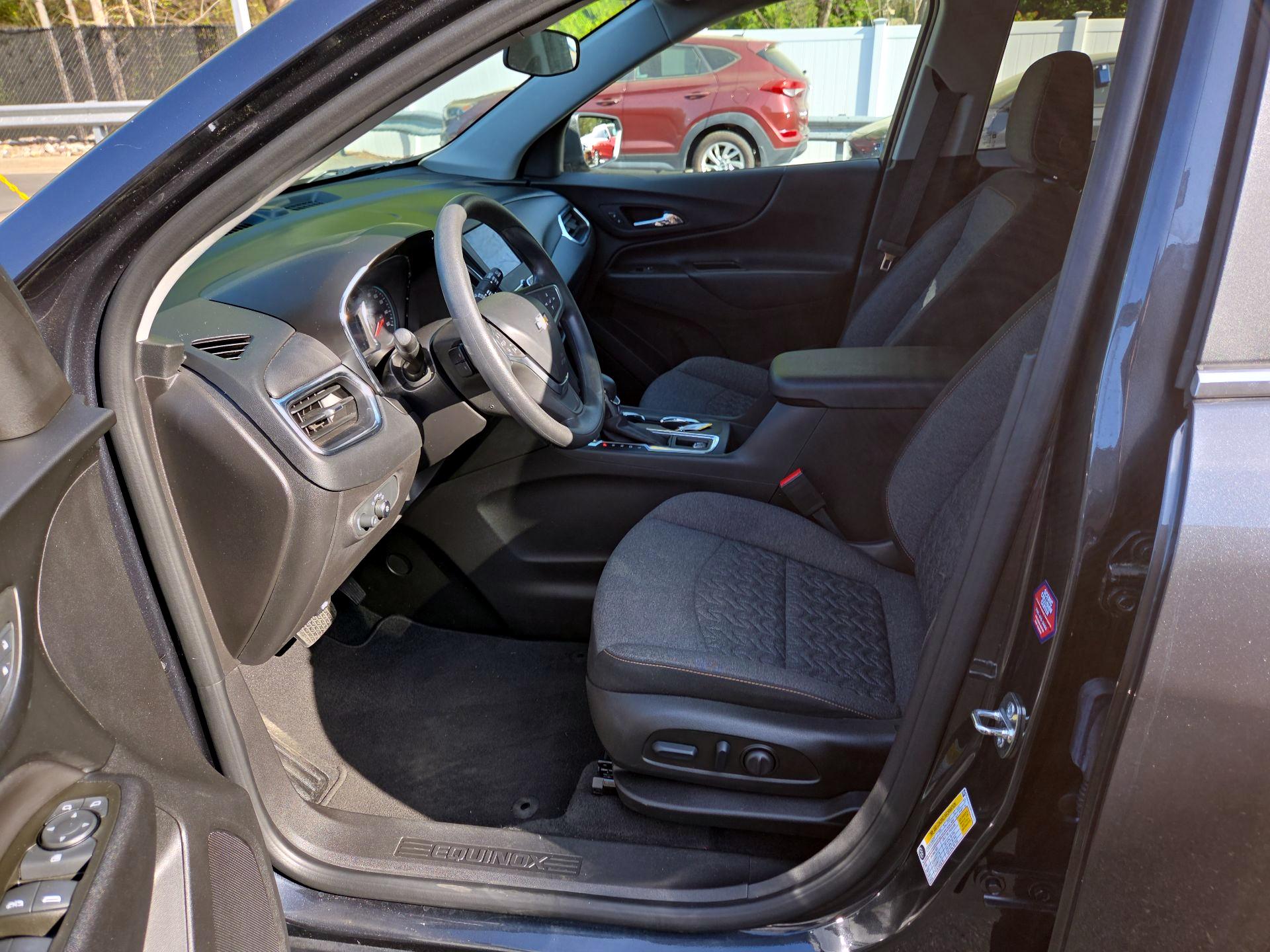 Thumbnail: 2023 Chevrolet Equinox - 9