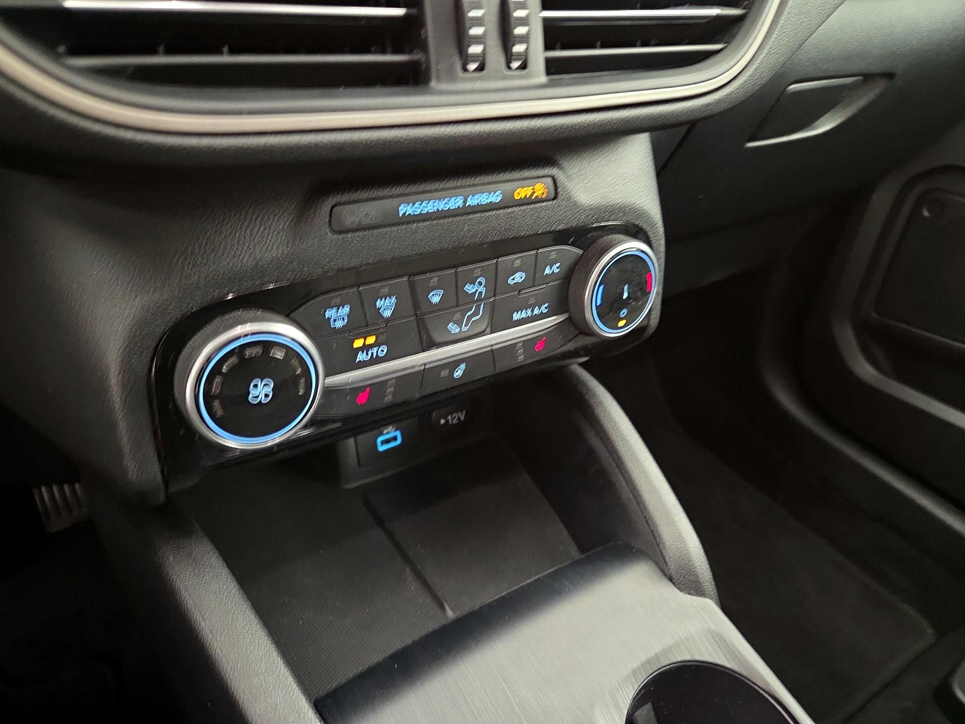 Thumbnail: 2022 Ford Escape - 16