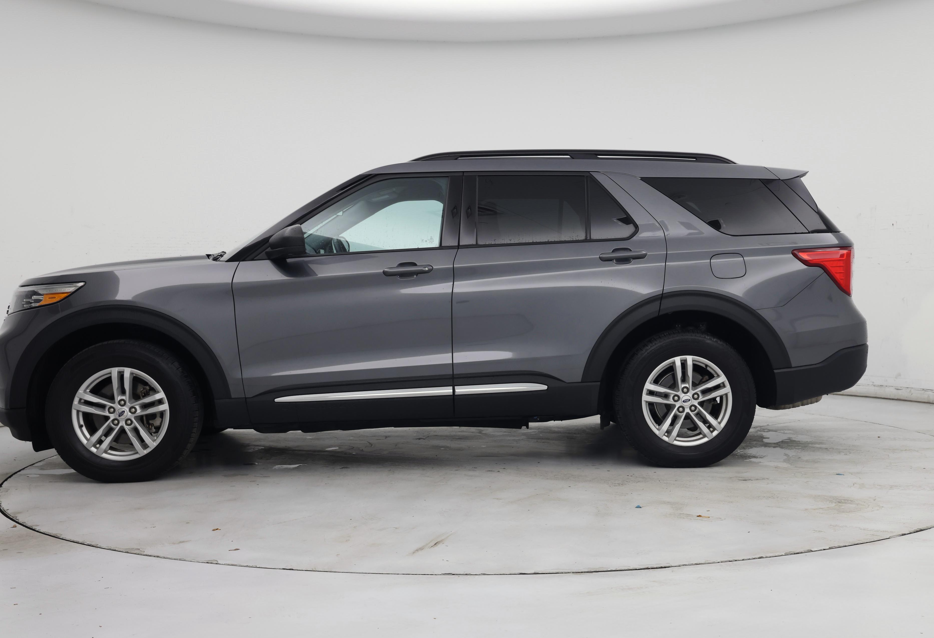 Thumbnail: 2022 Ford Explorer - 3