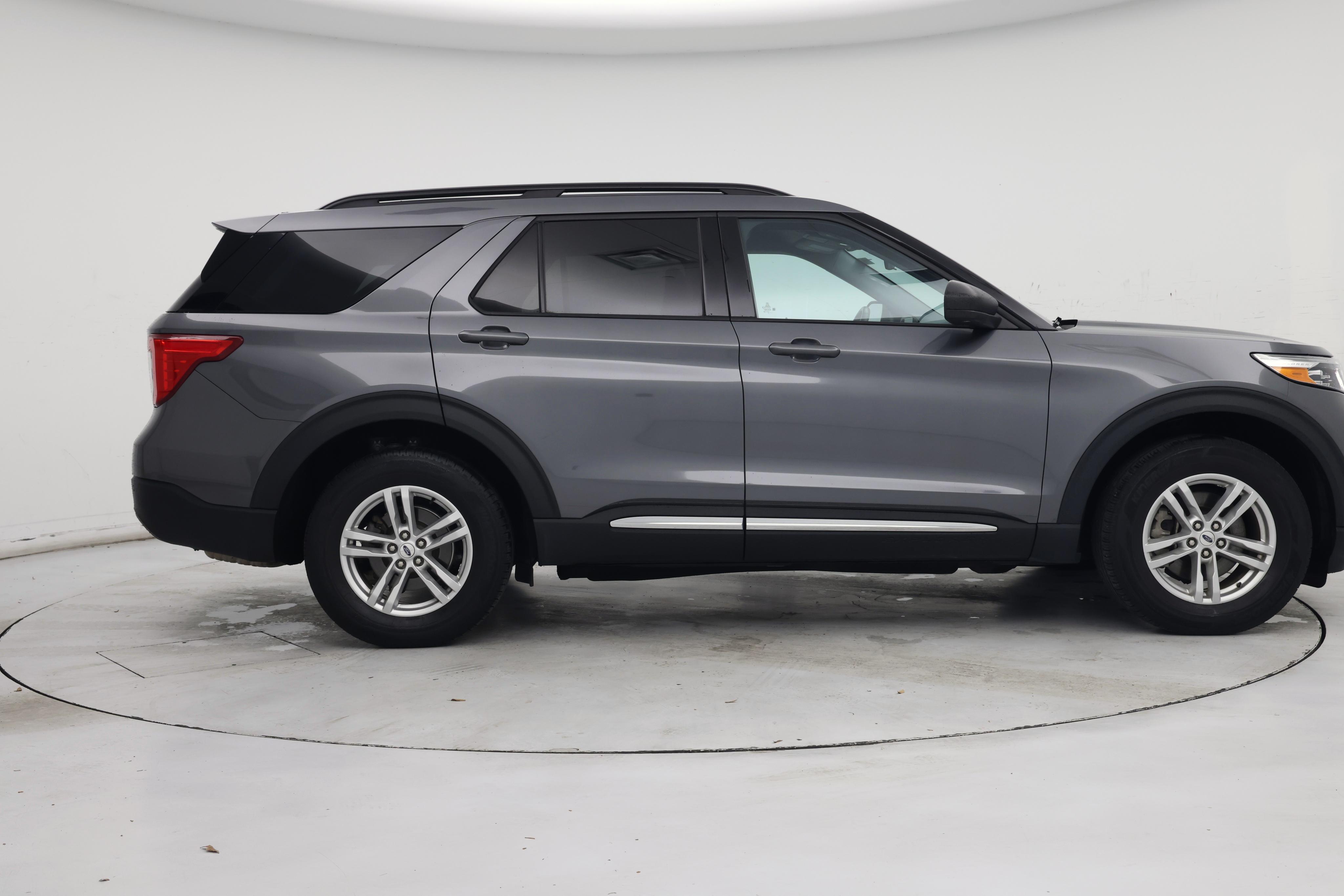 Thumbnail: 2022 Ford Explorer - 7