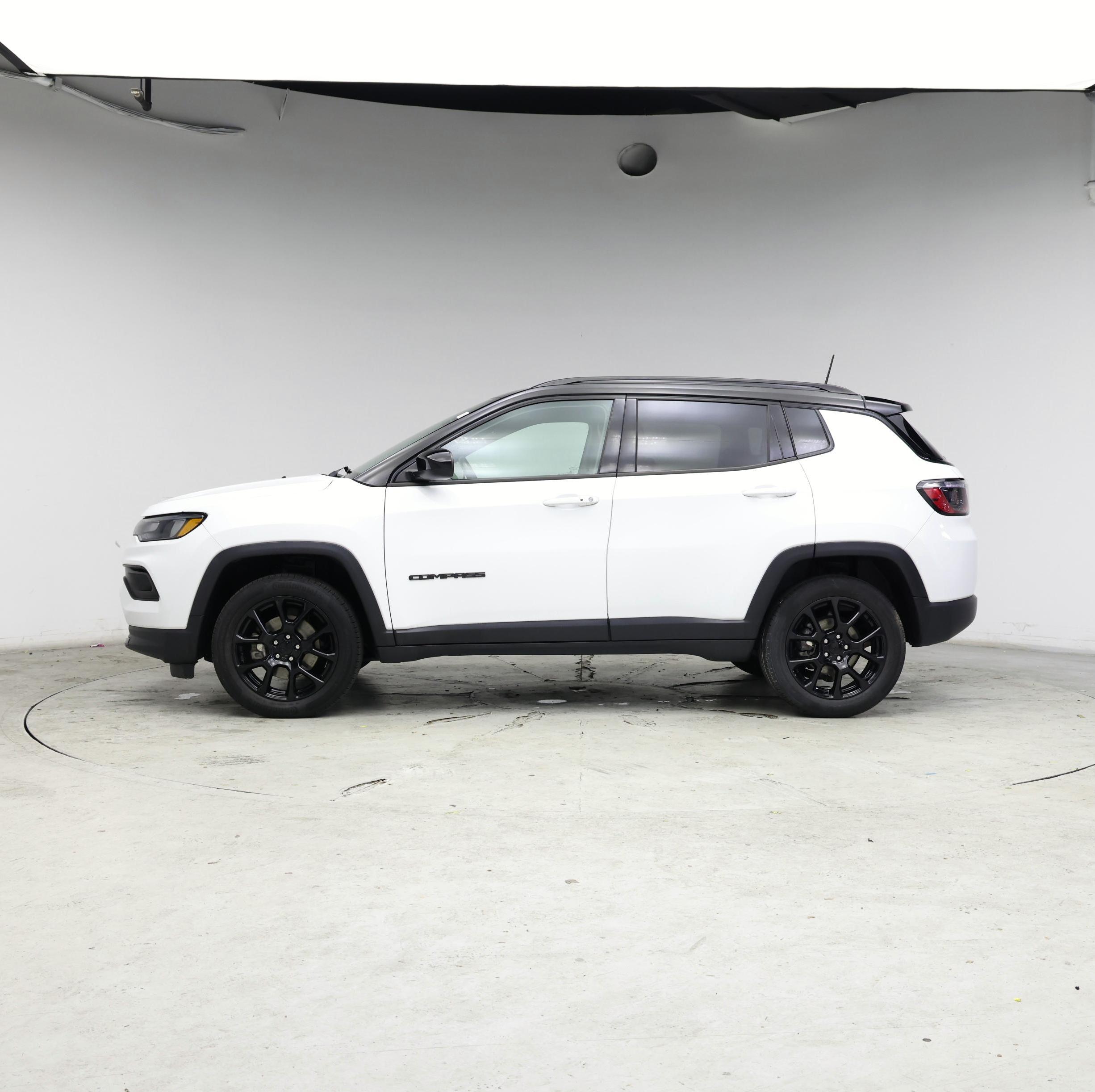 Thumbnail: 2022 Jeep Compass - 3