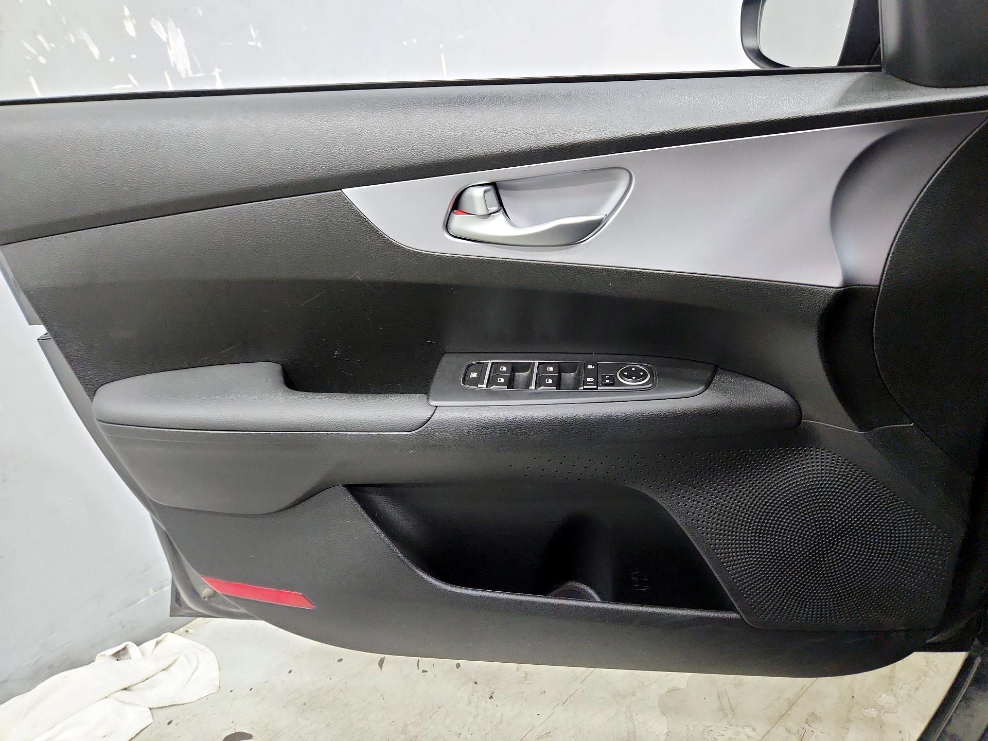 Thumbnail: 2024 Kia Forte - 12