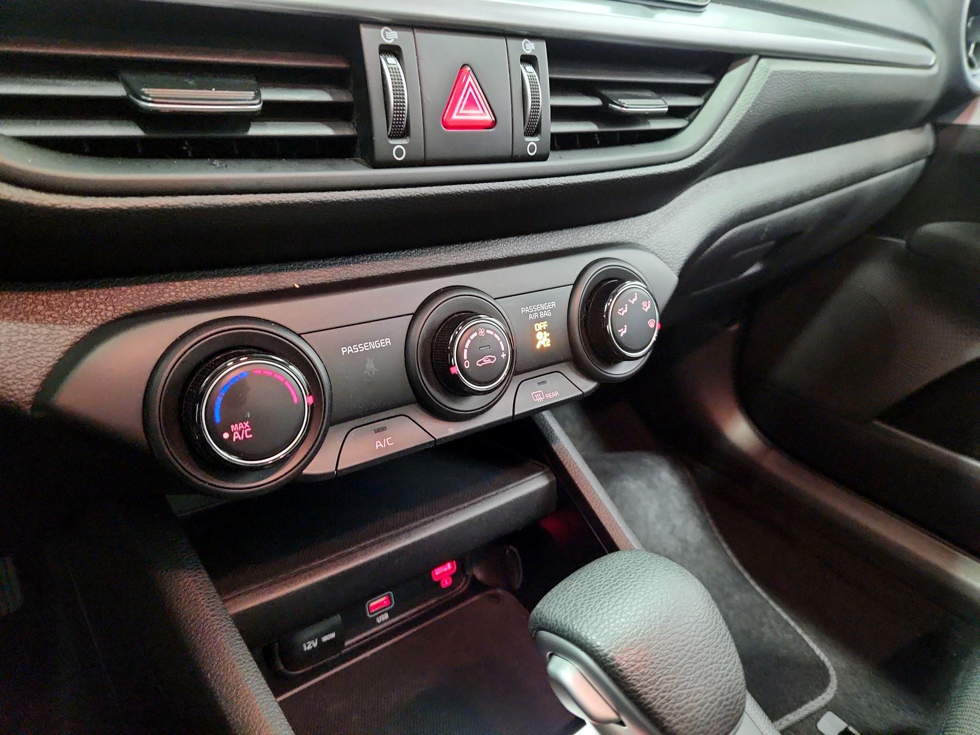 Thumbnail: 2024 Kia Forte - 16