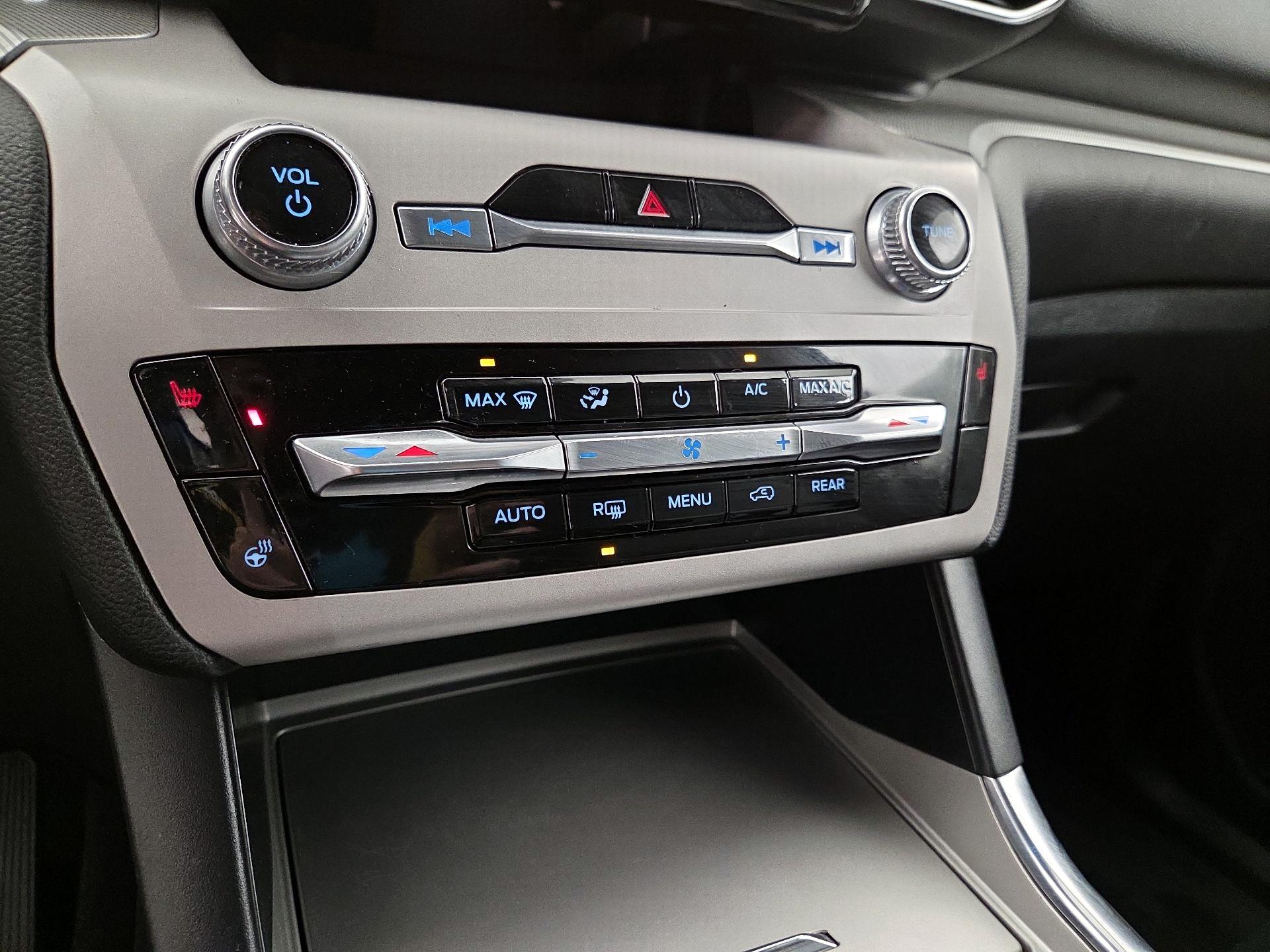 Thumbnail: 2024 Ford Explorer - 17