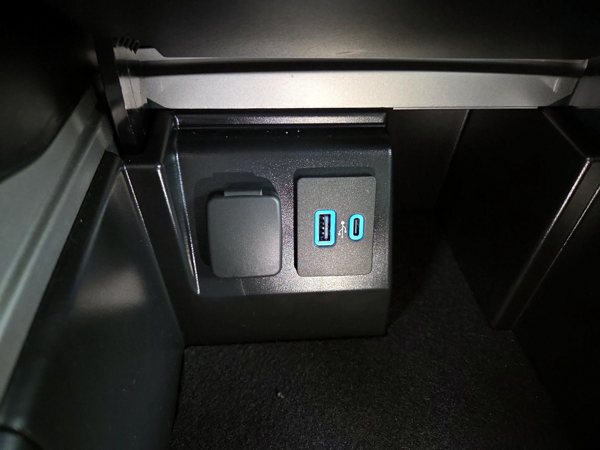 Thumbnail: 2024 Ford Explorer - 19