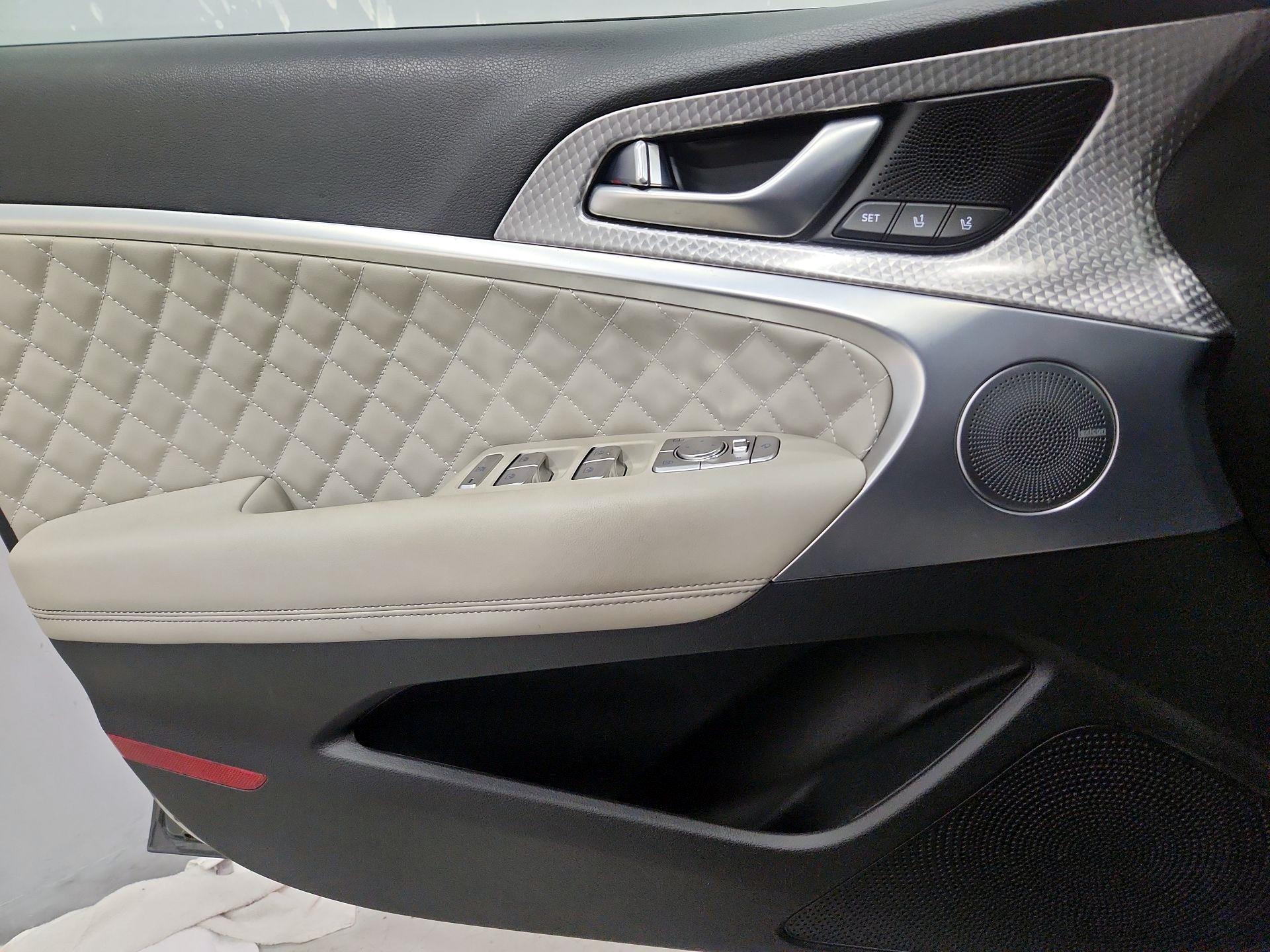 Thumbnail: 2023 Genesis G70 - 12