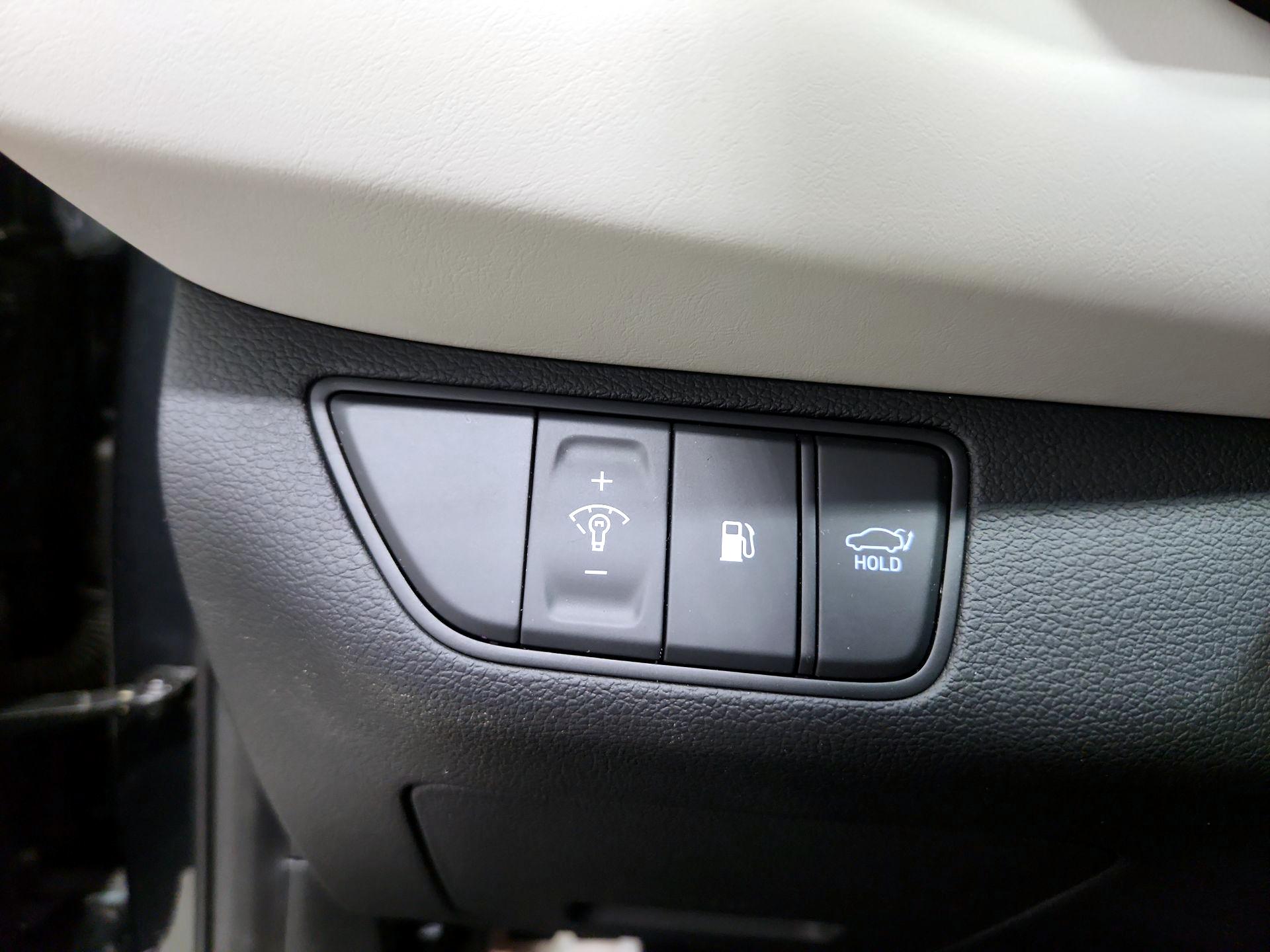 Thumbnail: 2023 Genesis G70 - 13