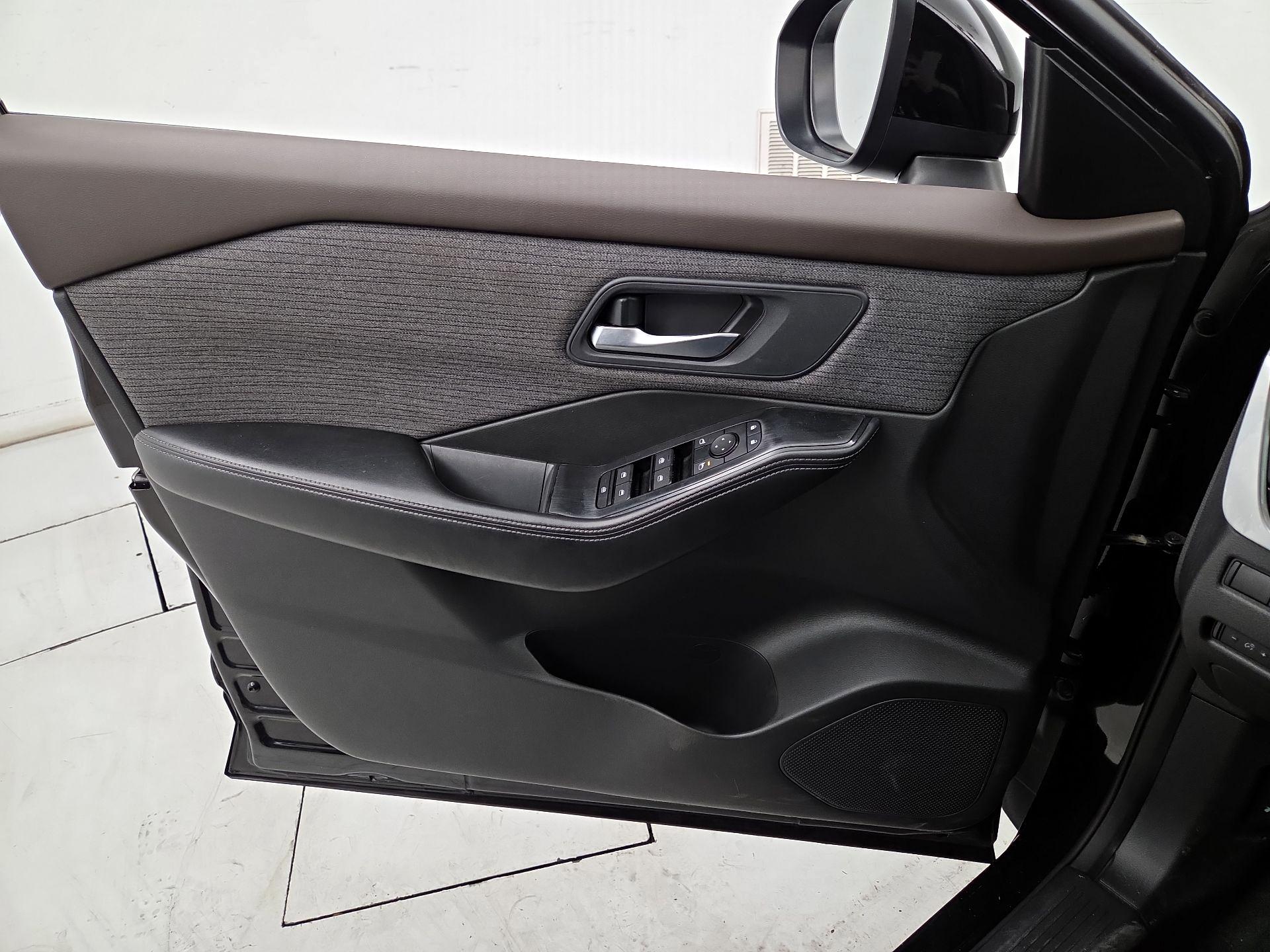 Thumbnail: 2023 Nissan Rogue - 12