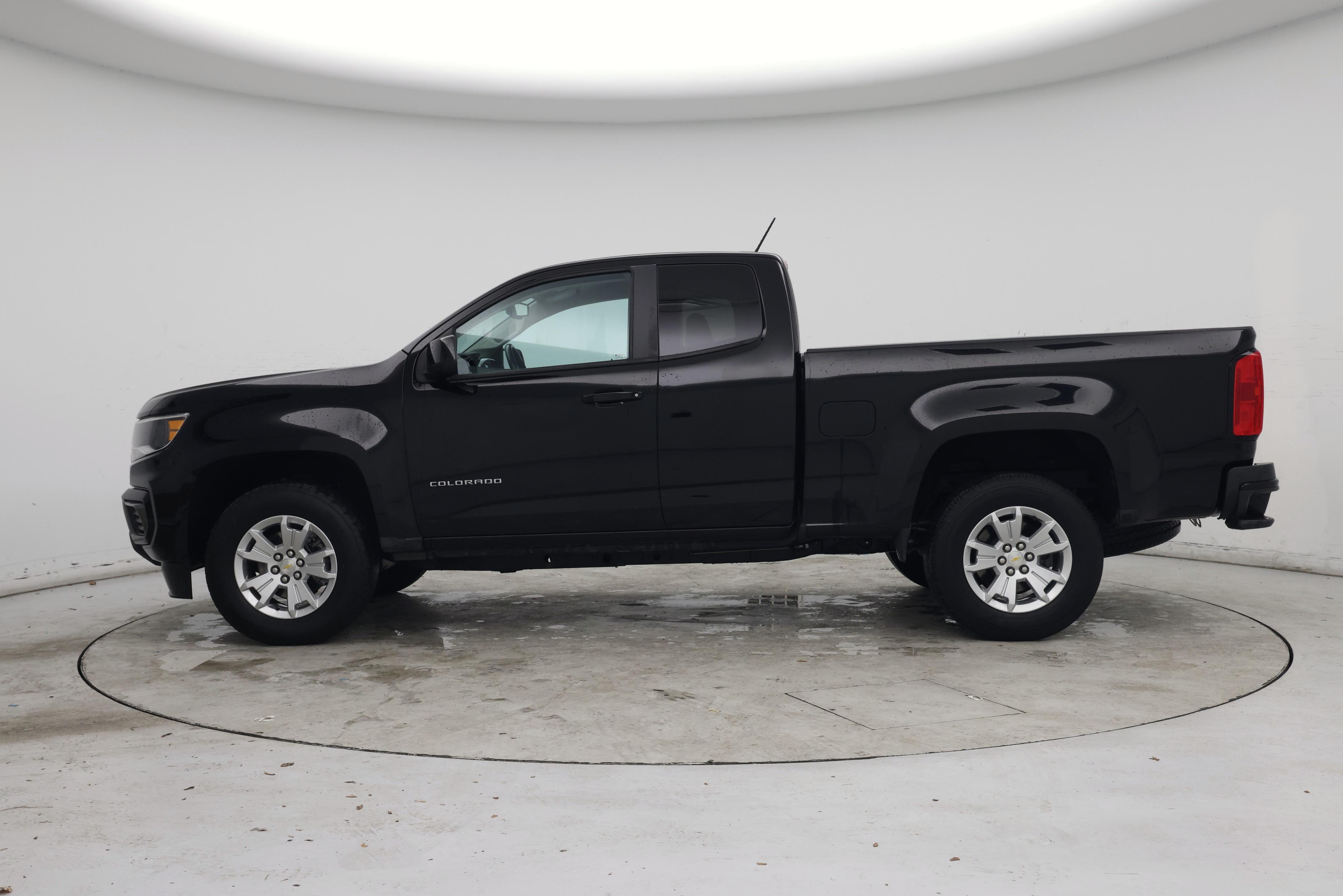 Thumbnail: 2022 Chevrolet Colorado - 3