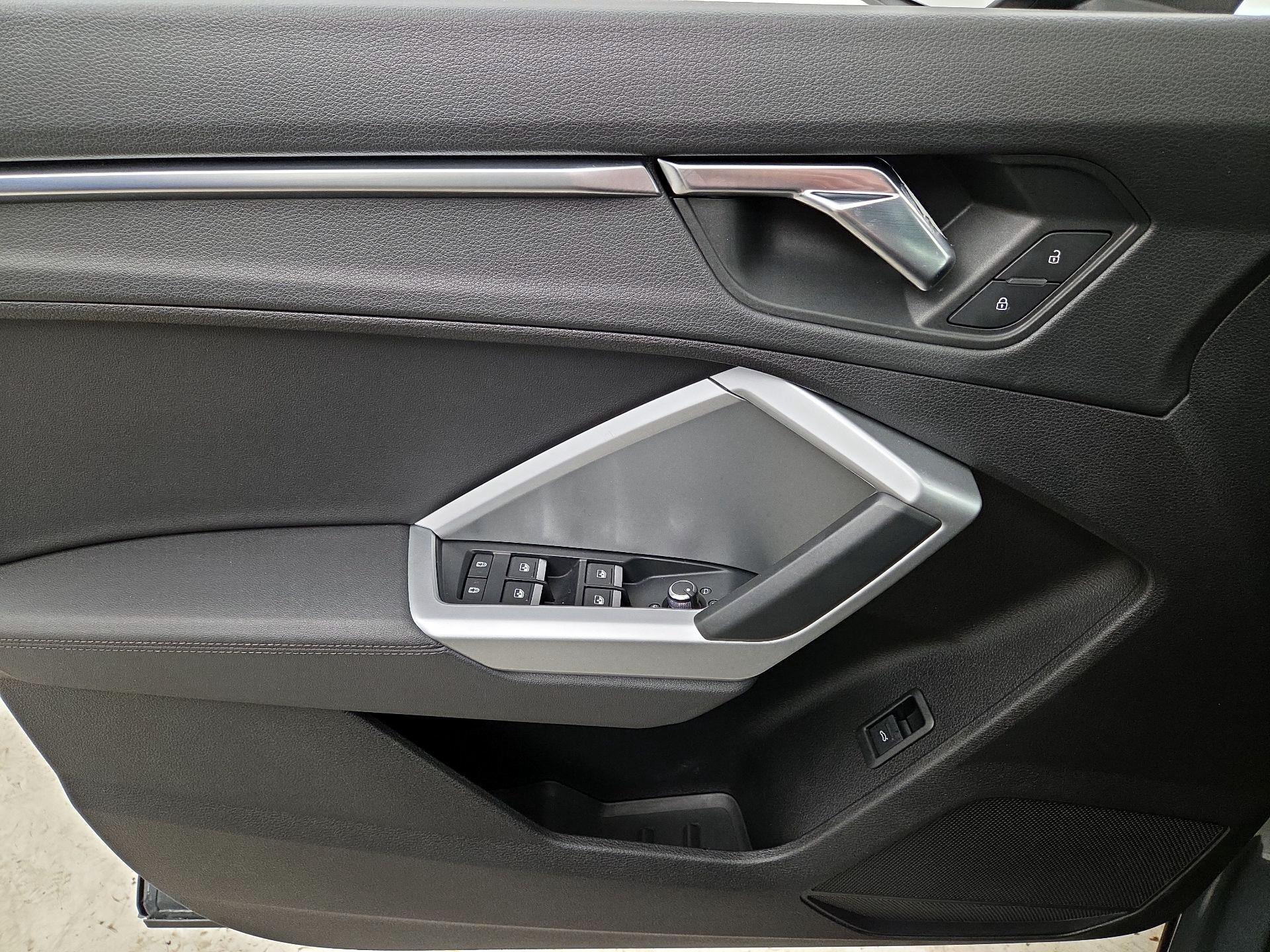 Thumbnail: 2020 Audi Q3 - 12