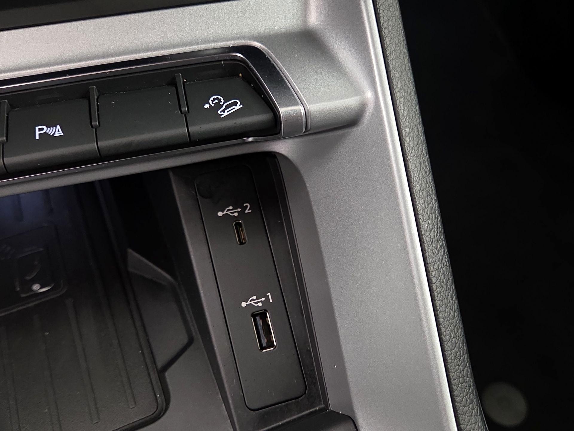 Thumbnail: 2020 Audi Q3 - 19