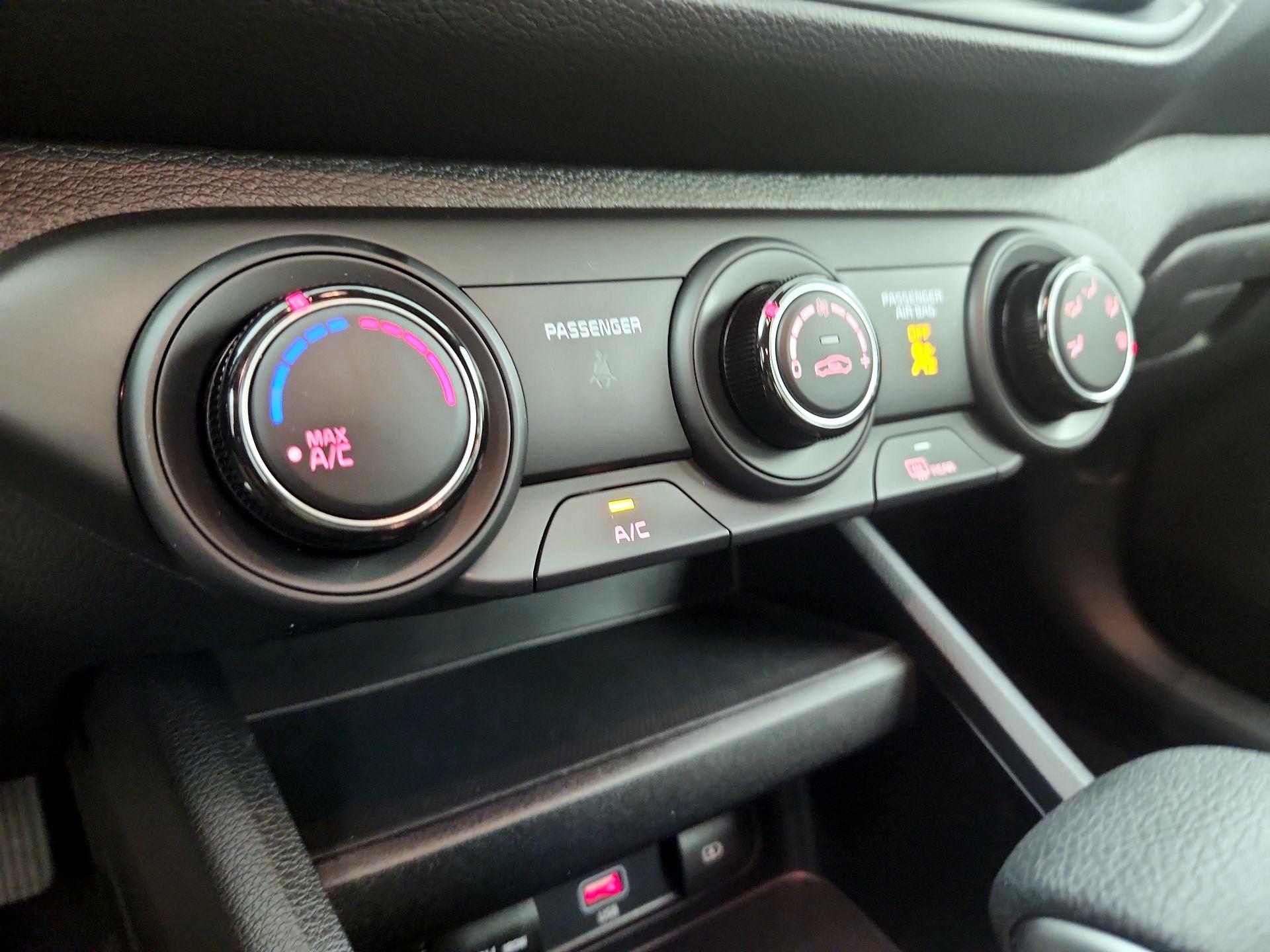 Thumbnail: 2024 Kia Forte - 16