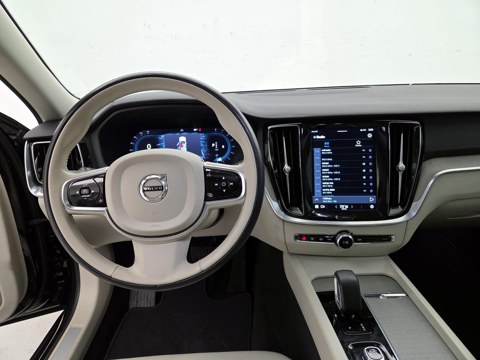 Thumbnail: 2023 Volvo S60 - 9