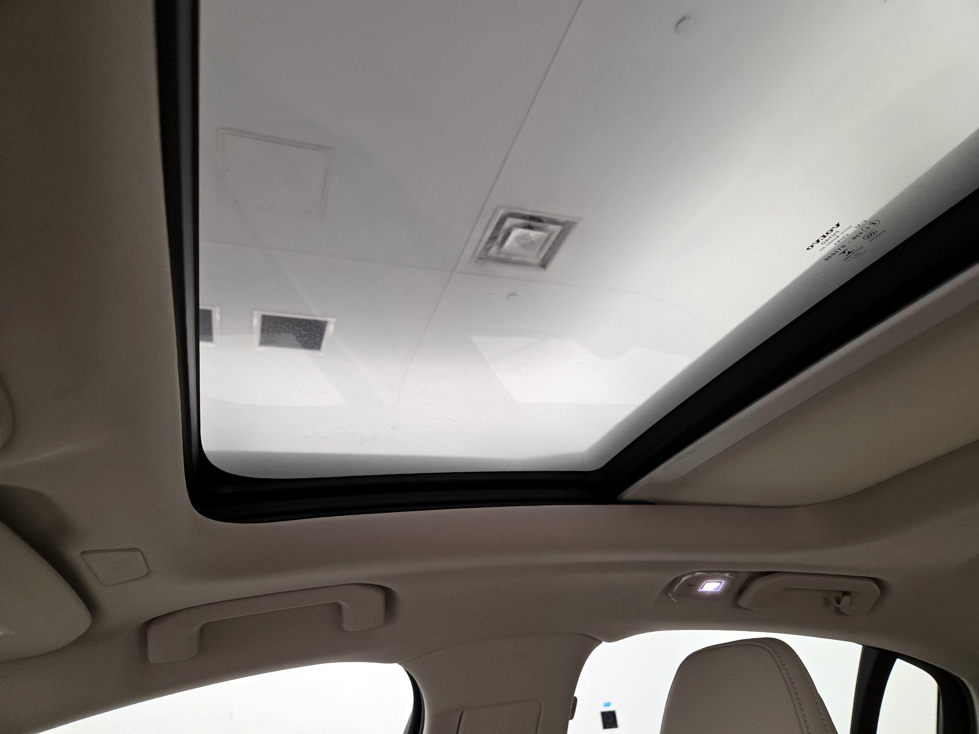 Thumbnail: 2023 Volvo S60 - 17