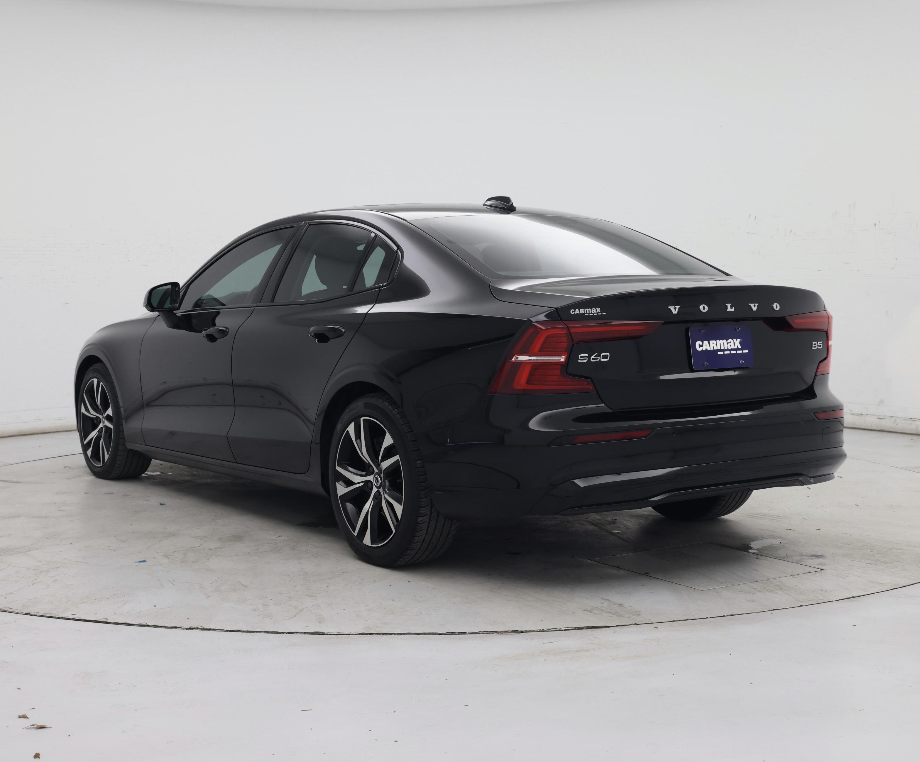 Thumbnail: 2023 Volvo S60 - 2