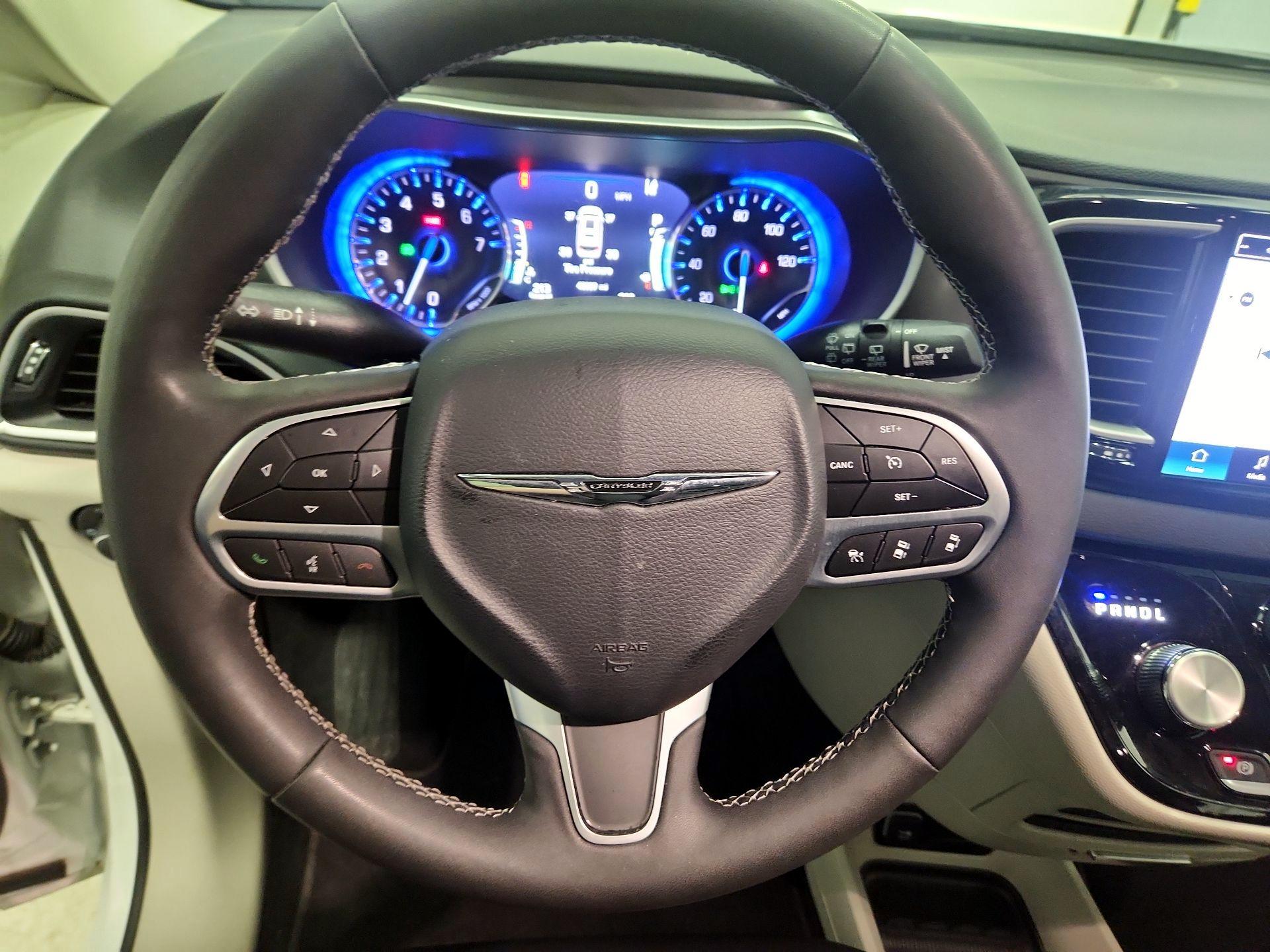 Thumbnail: 2024 Chrysler Pacifica - 10