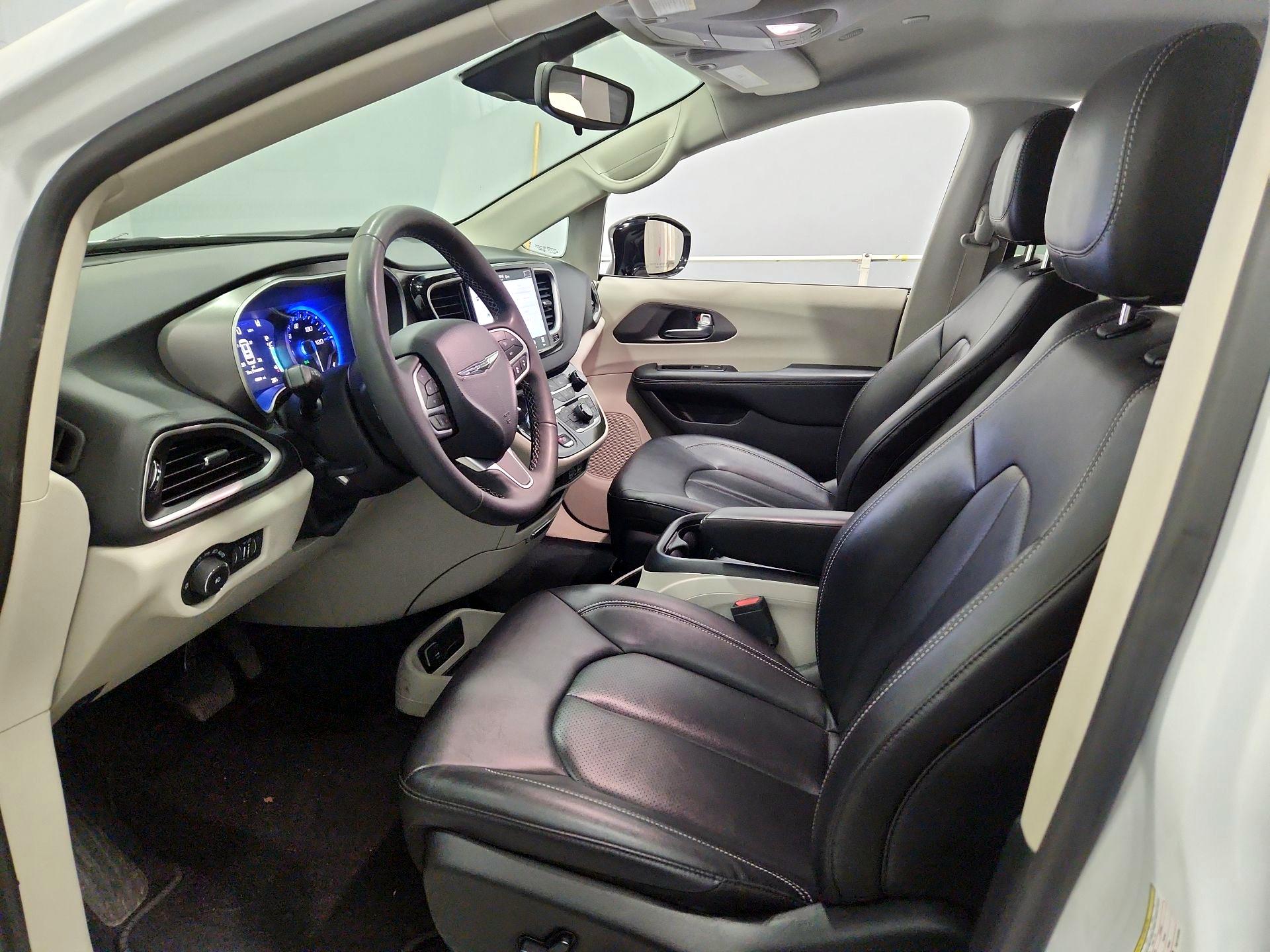 Thumbnail: 2024 Chrysler Pacifica - 11