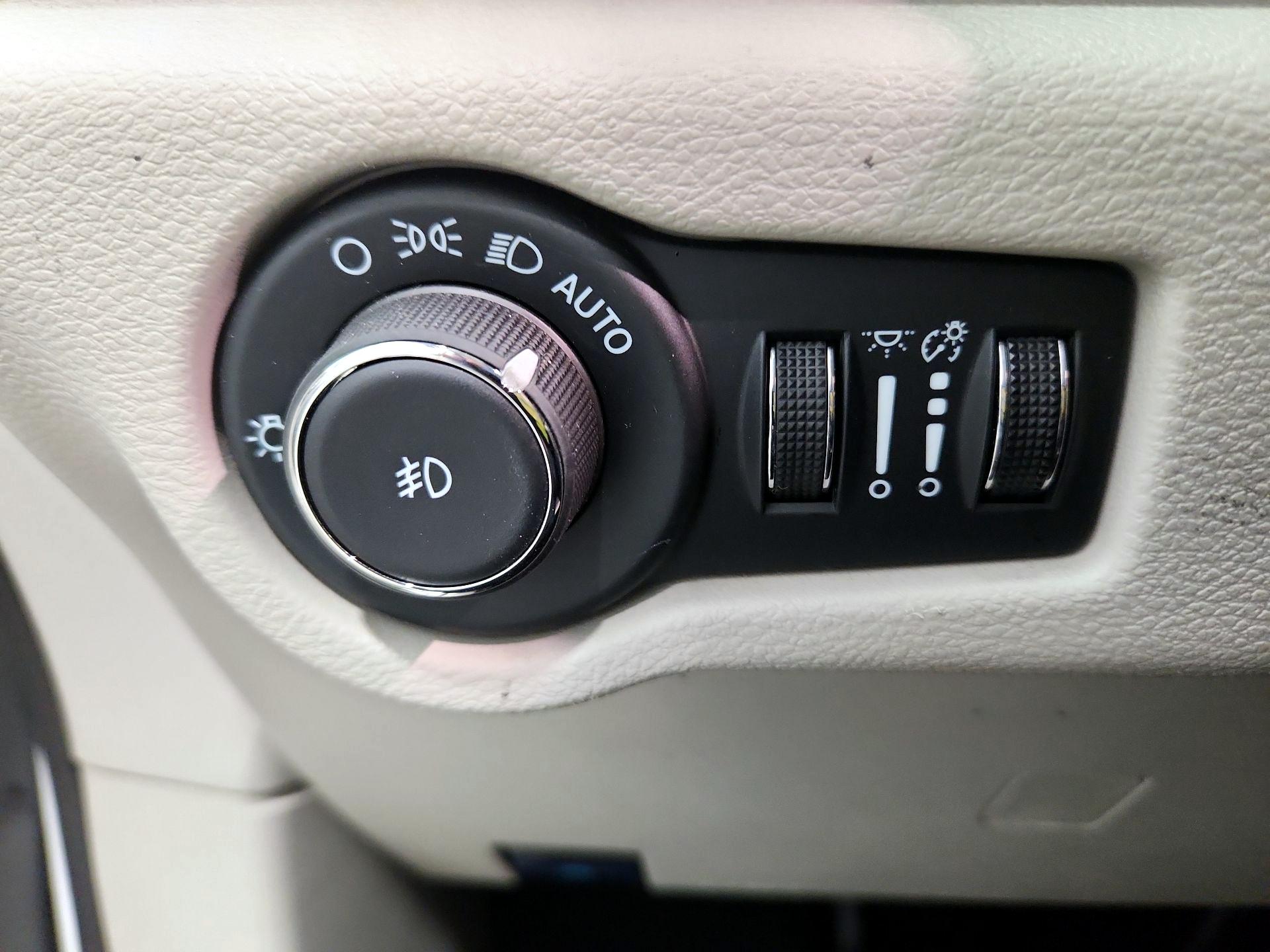 Thumbnail: 2024 Chrysler Pacifica - 13