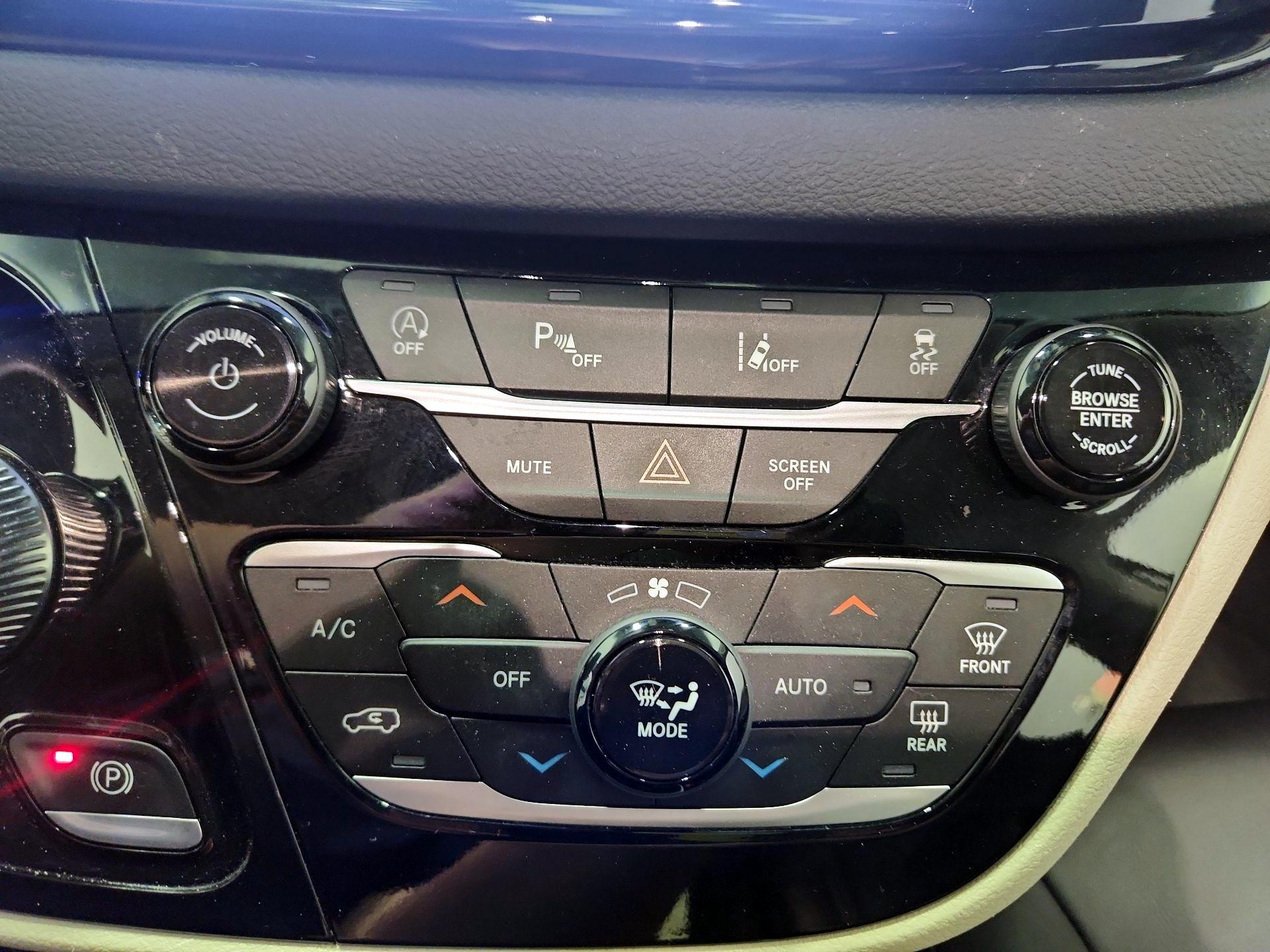 Thumbnail: 2024 Chrysler Pacifica - 16