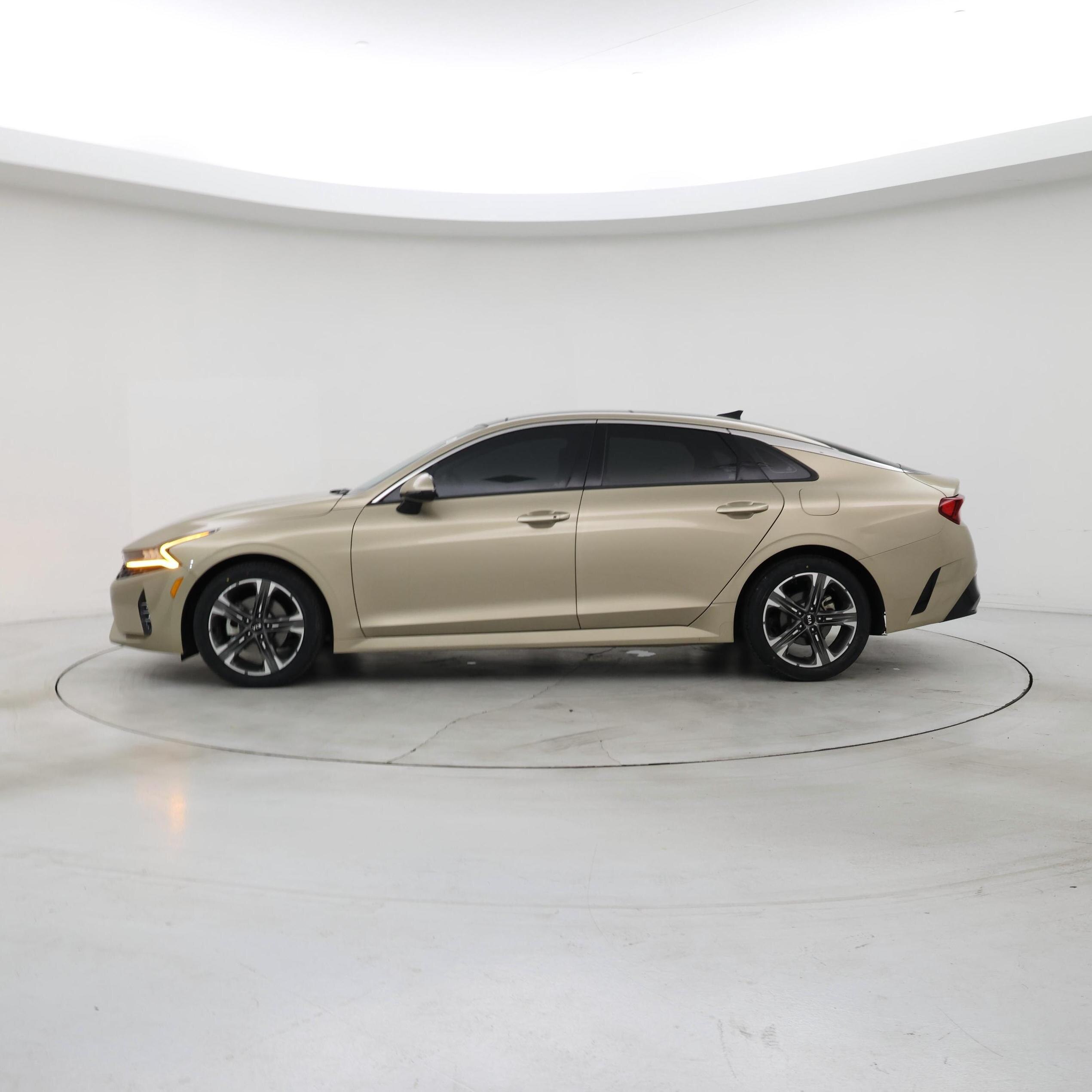 Thumbnail: 2021 Kia K5 - 3