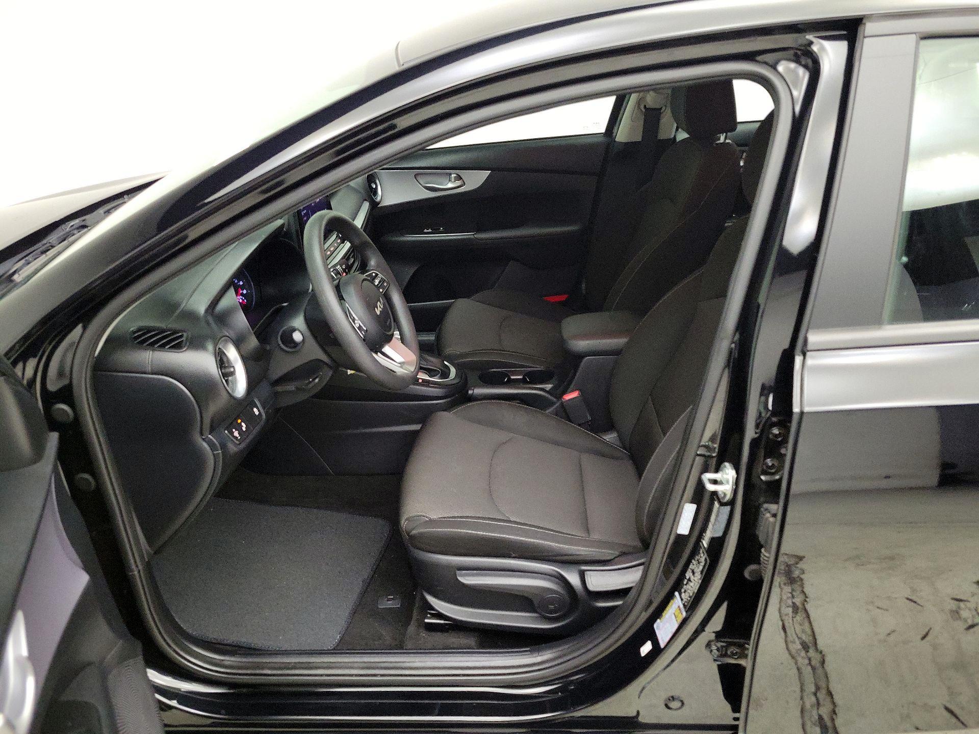 Thumbnail: 2024 Kia Forte - 11