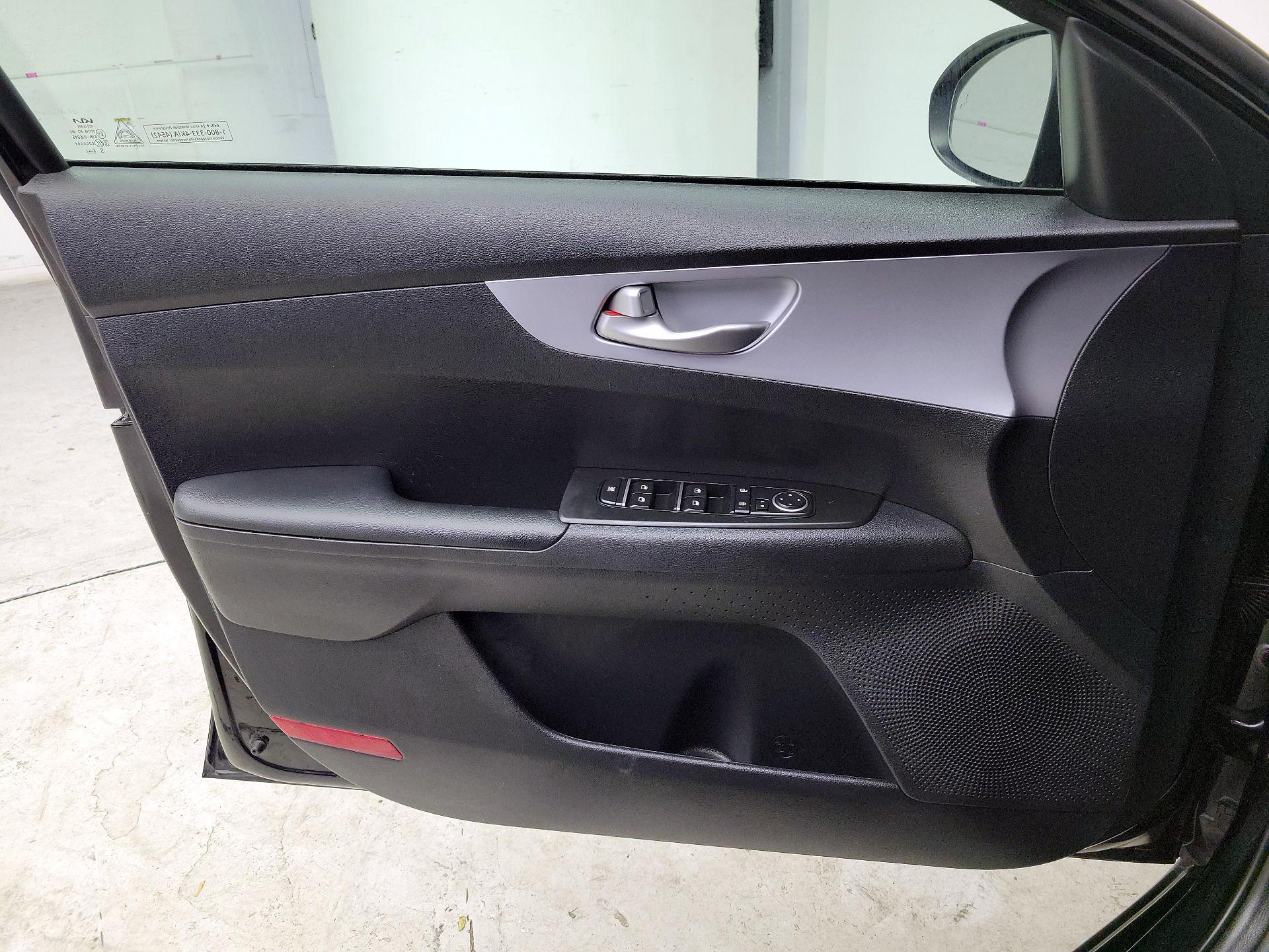 Thumbnail: 2024 Kia Forte - 12