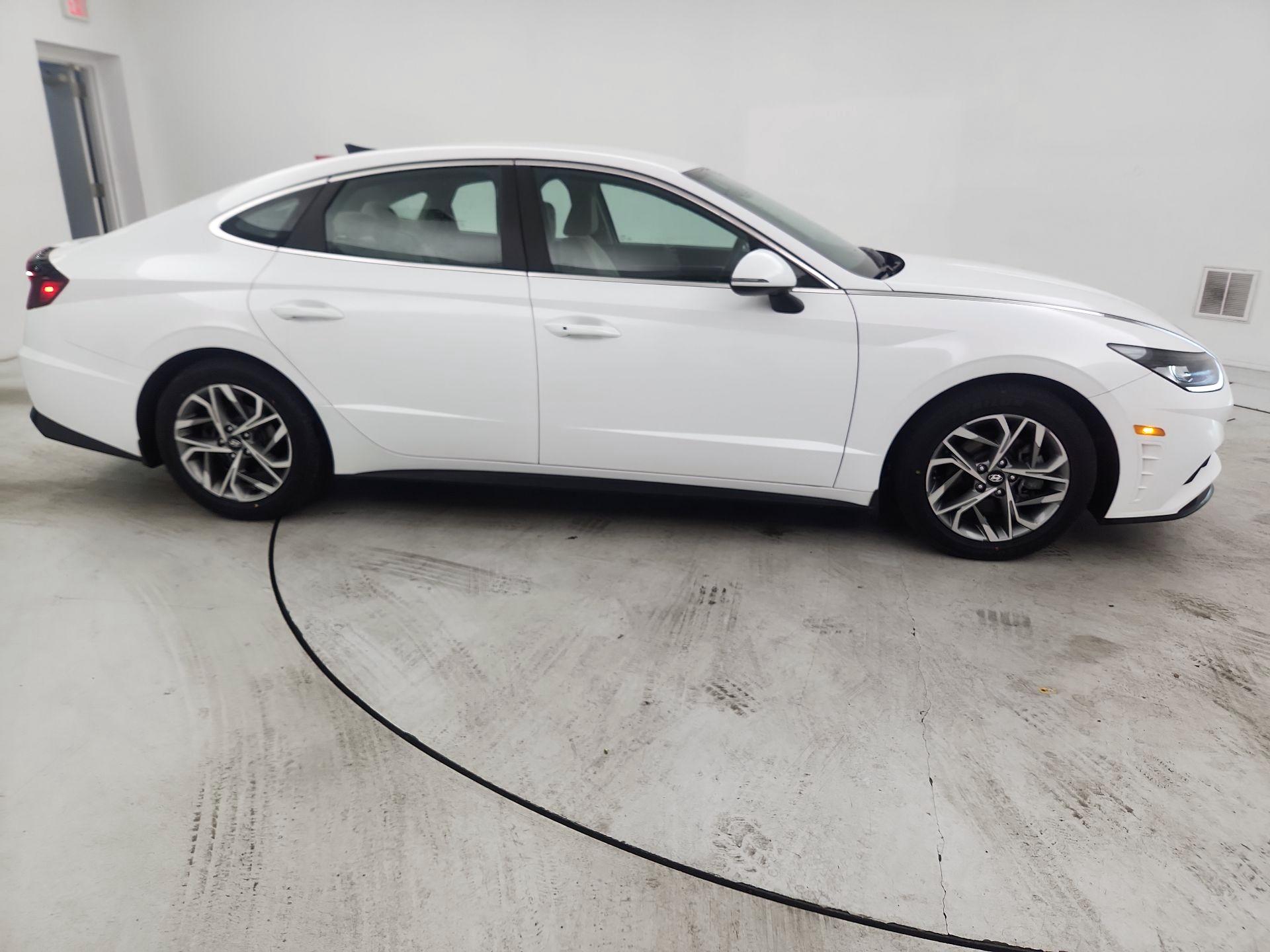 Thumbnail: 2023 Hyundai Sonata - 4