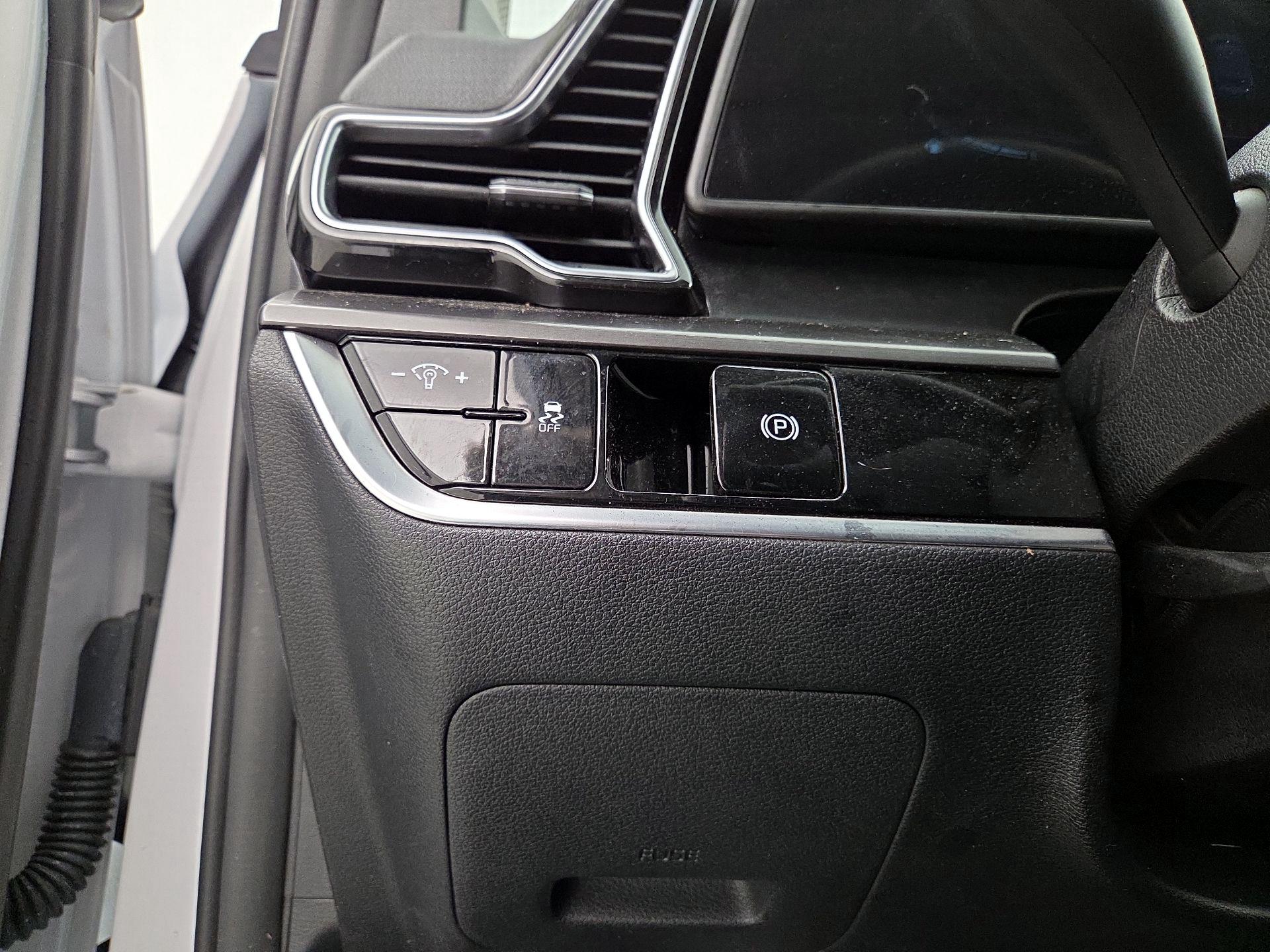 Thumbnail: 2024 Kia Sportage - 13