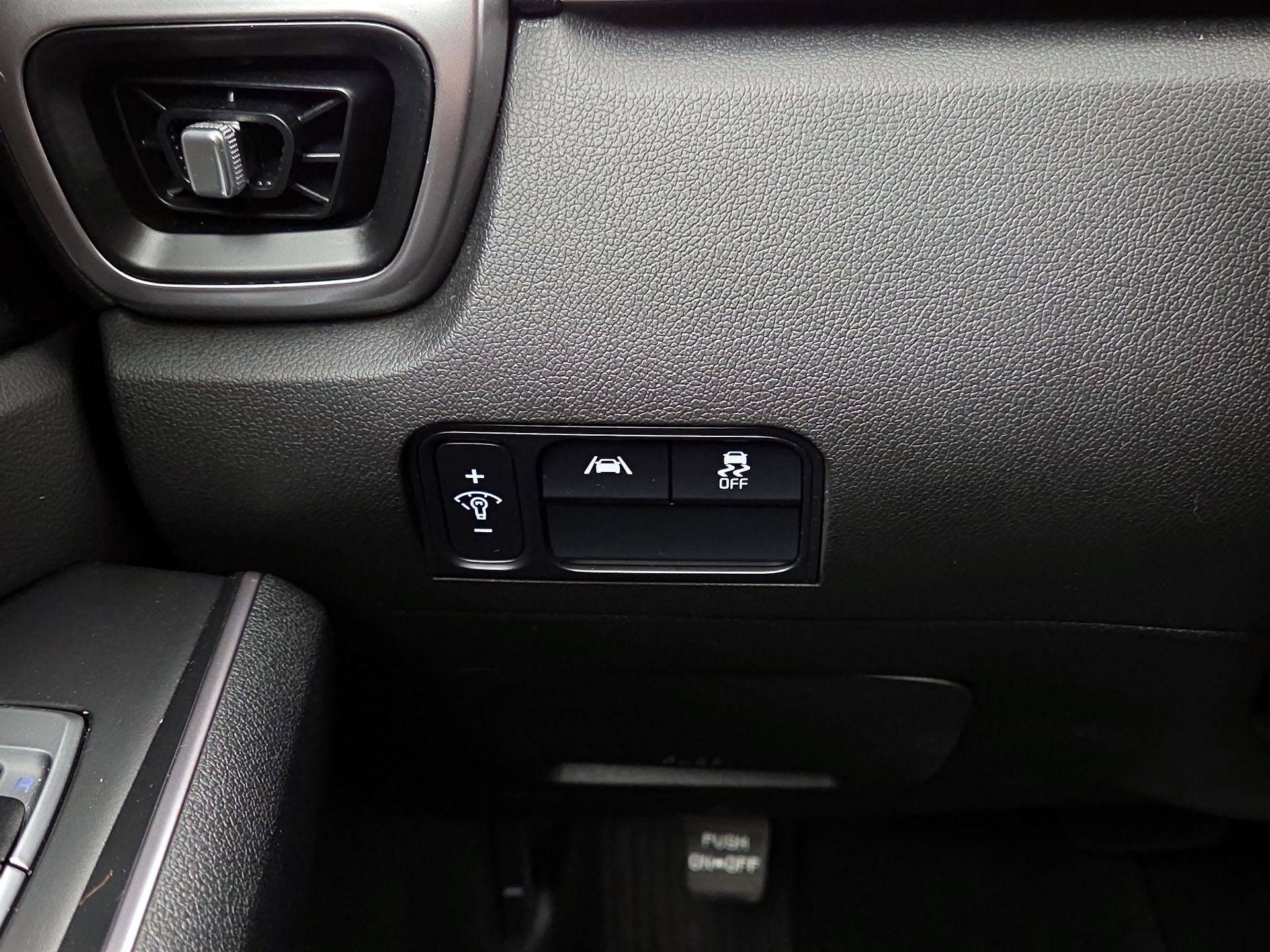 Thumbnail: 2023 Kia Sorento - 13