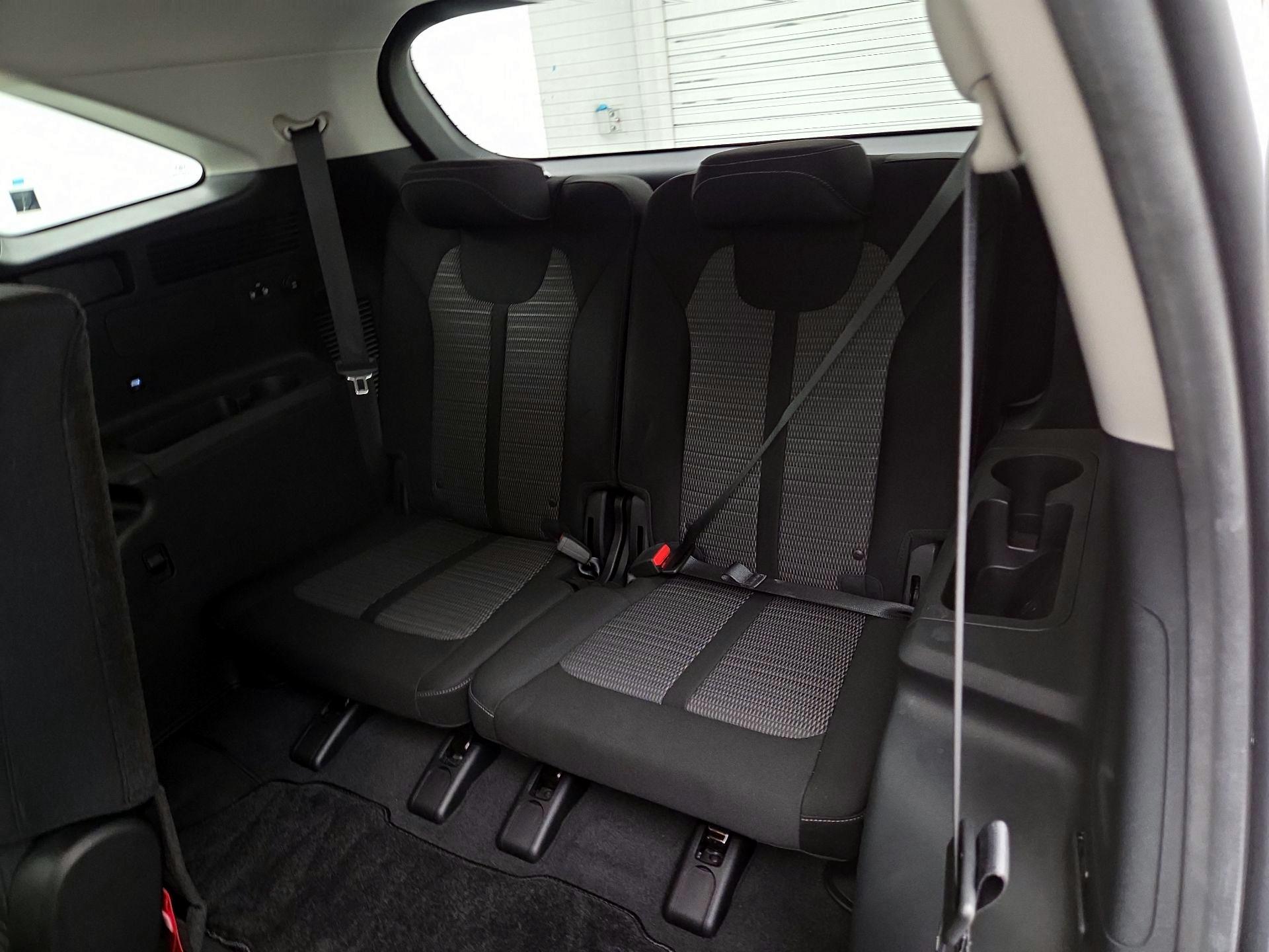 Thumbnail: 2023 Kia Sorento - 20