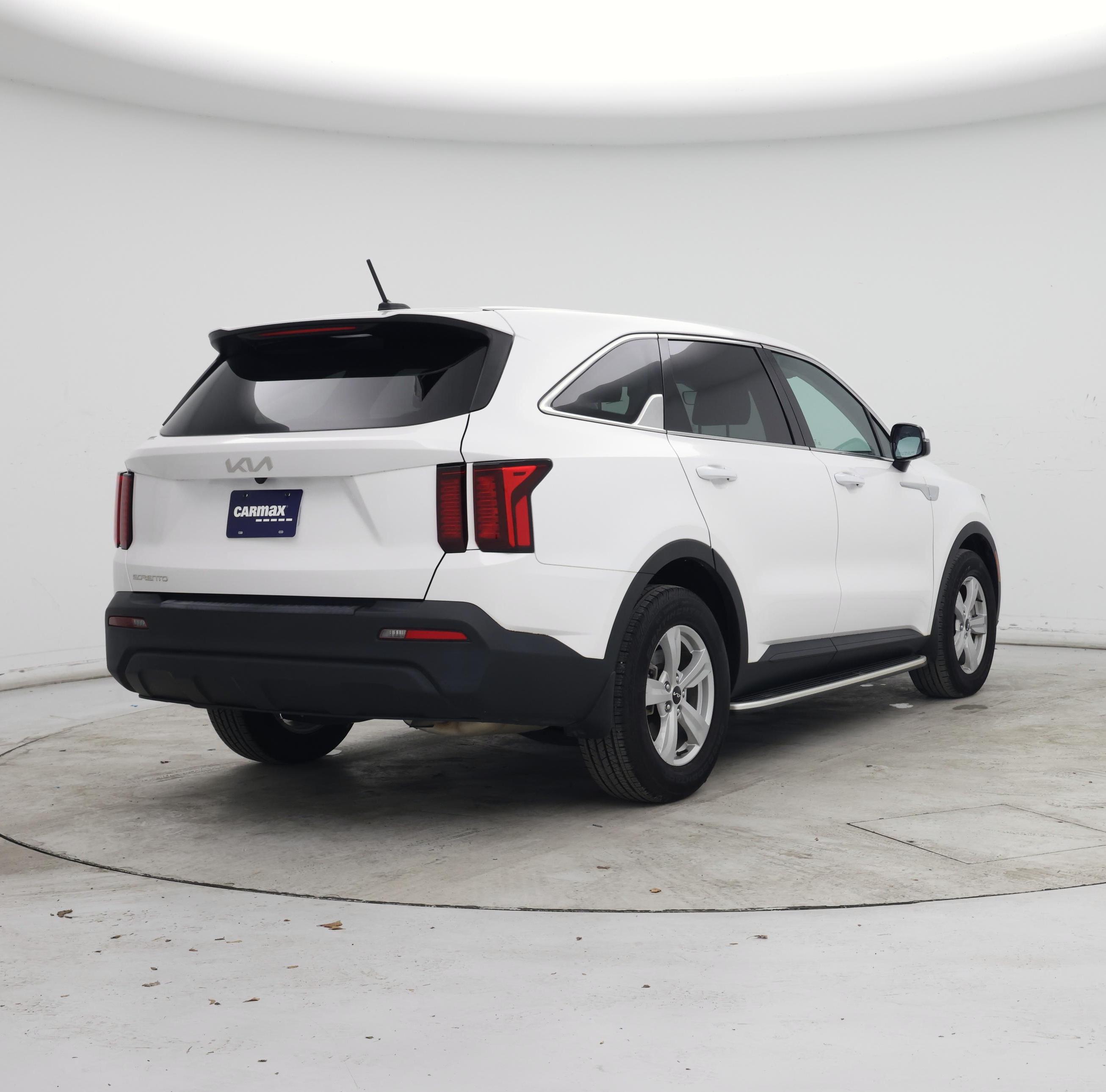 Thumbnail: 2023 Kia Sorento - 8